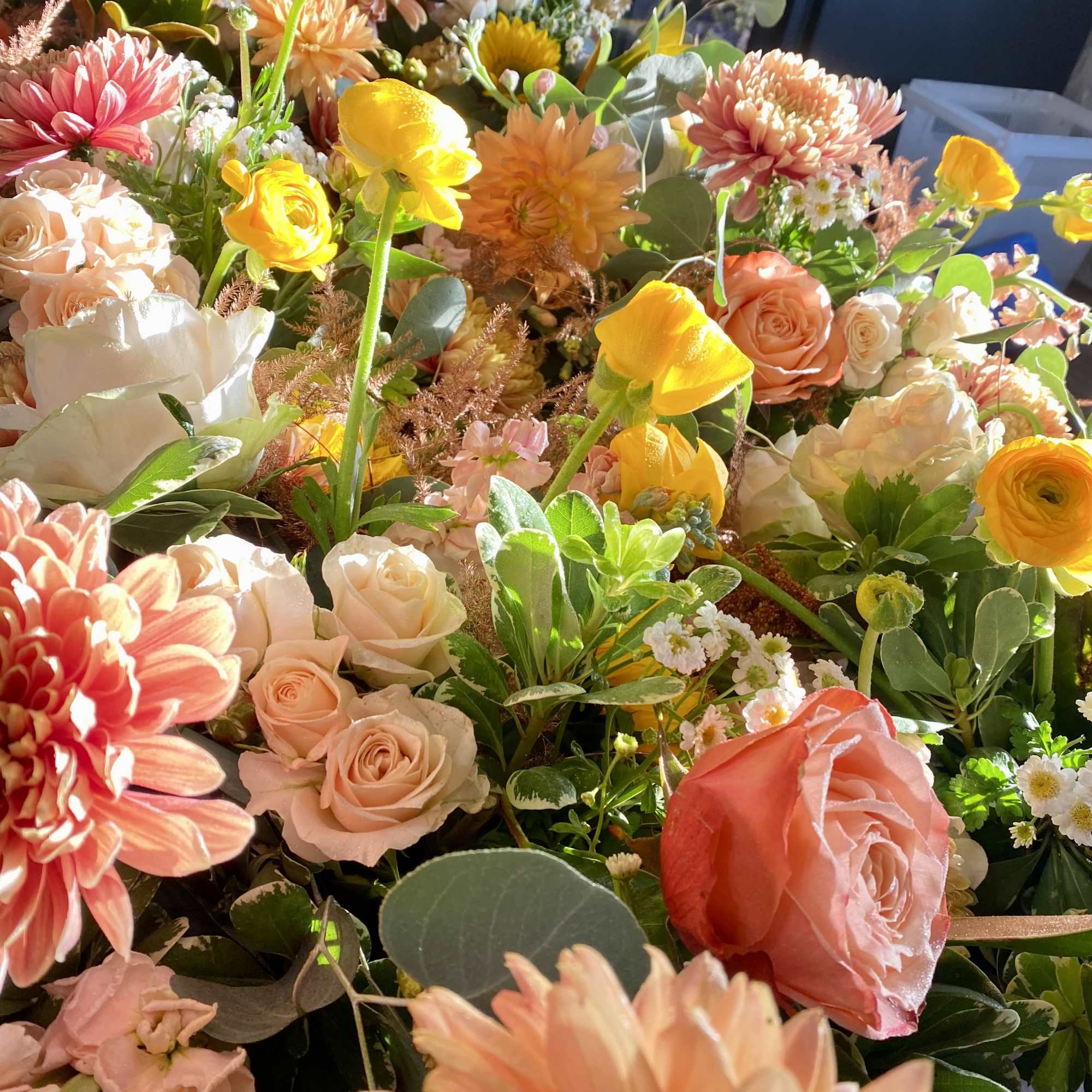 It sounds like you&#039;re looking for a beautiful flower arrangement to brighten