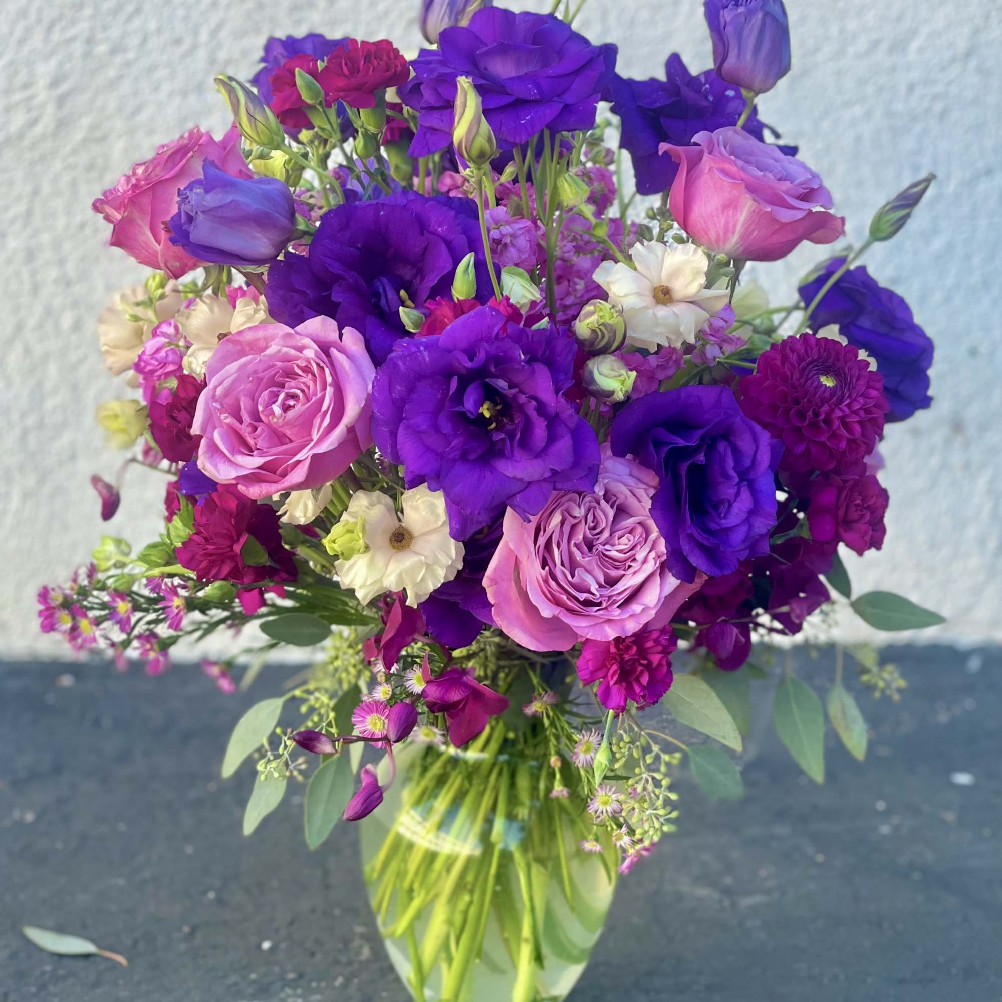 A classic design that is elegant and sophisticated. The beautiful purple hues