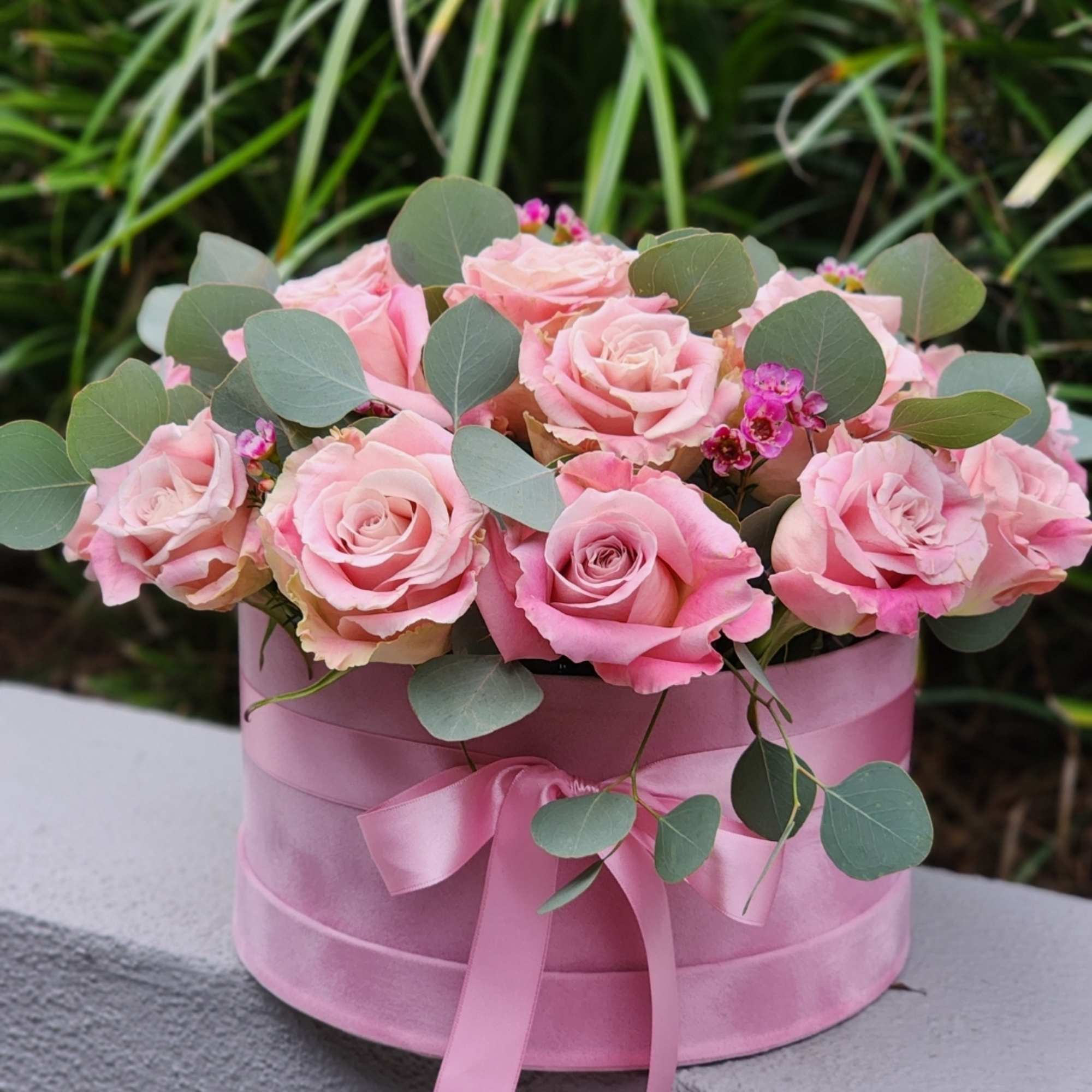 Pink roses are a symbol of tenderness, elegance and sophistication. A bouquet