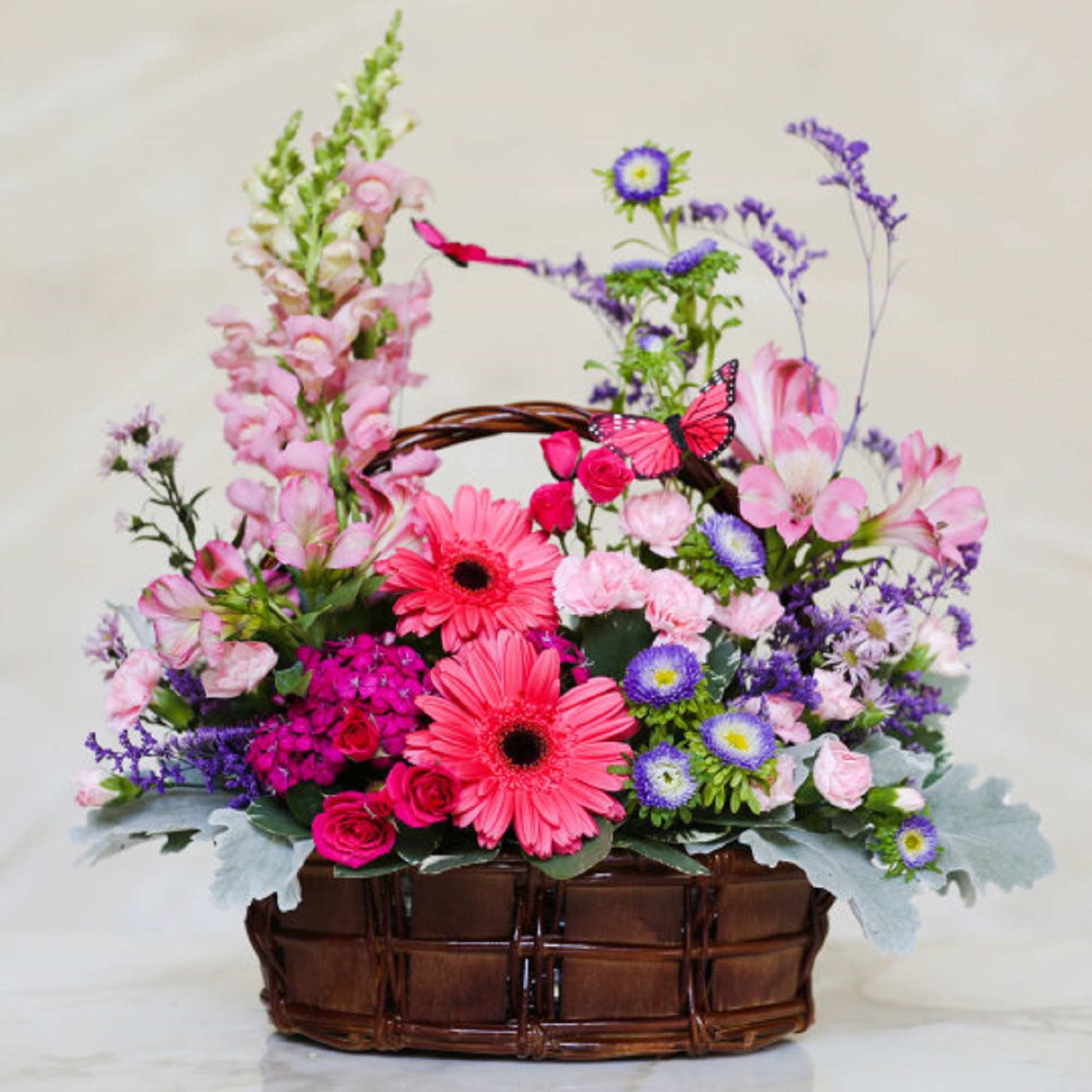 Take a walk through a country meadow with this fresh flower basket!