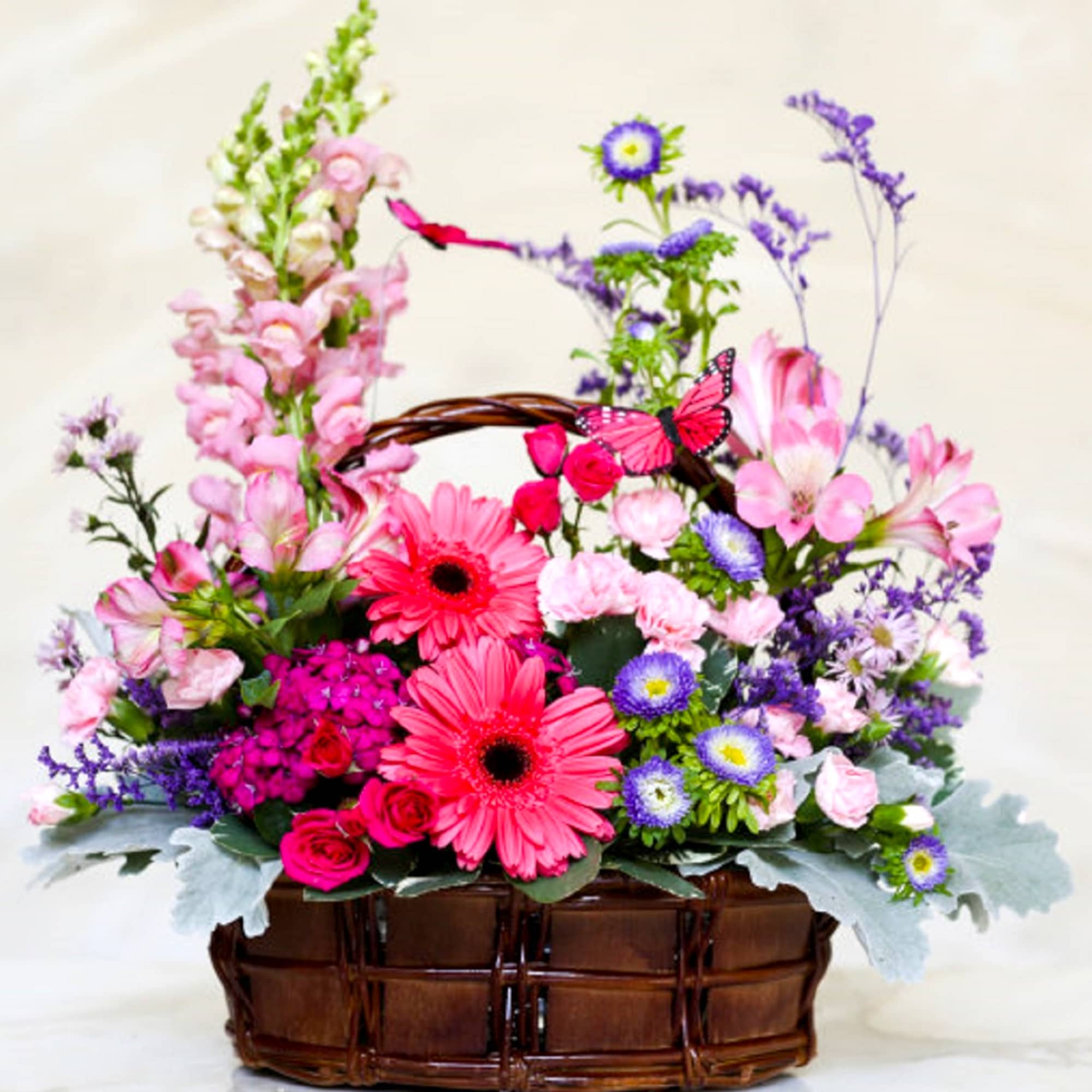 Take a walk through a country meadow with this fresh flower basket!