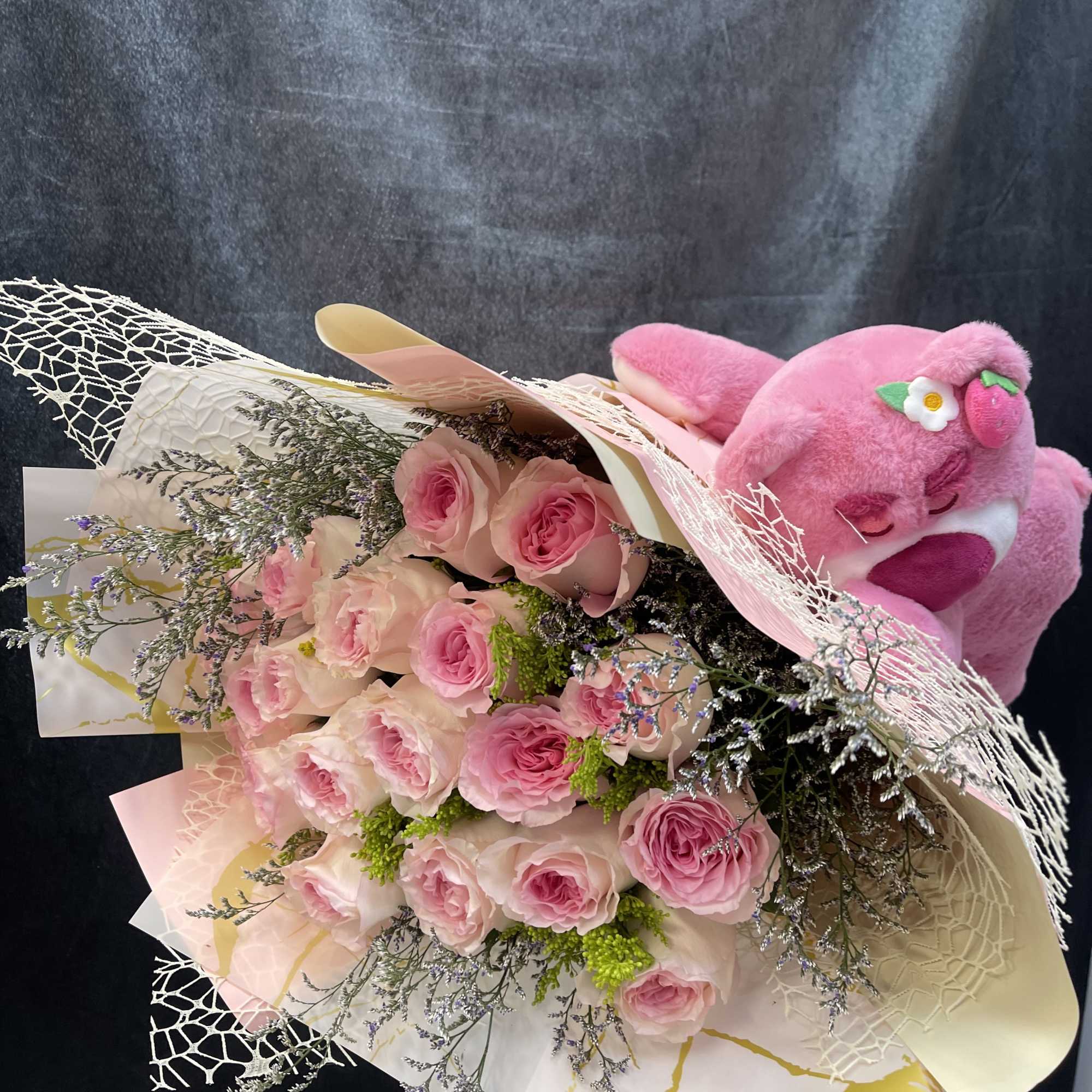 Beautiful sweet and unique roses with cute teddy bear 