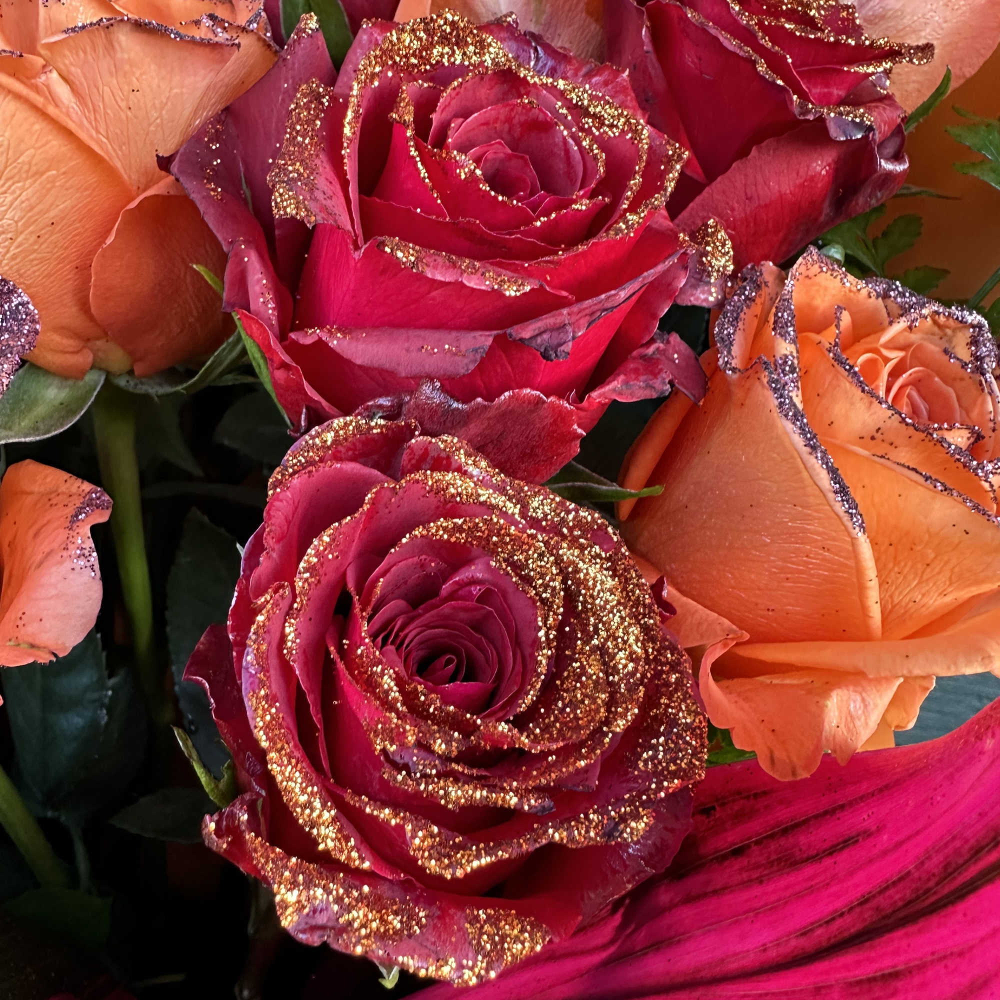 Very popular floral wrap design with a beautiful color mix in orange Very popular floral wrap design with a beautiful color mix in orange