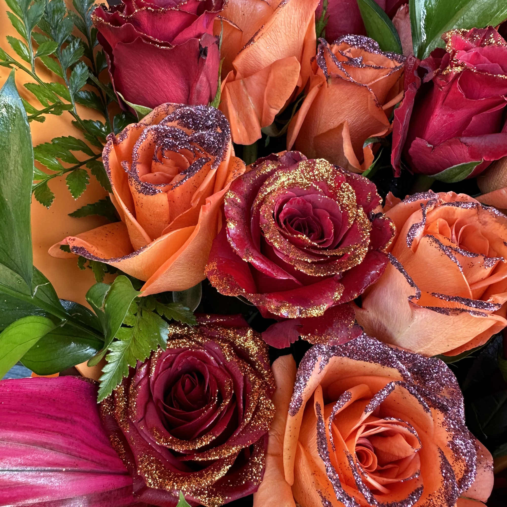 Very popular floral wrap design with a beautiful color mix in orange Very popular floral wrap design with a beautiful color mix in orange