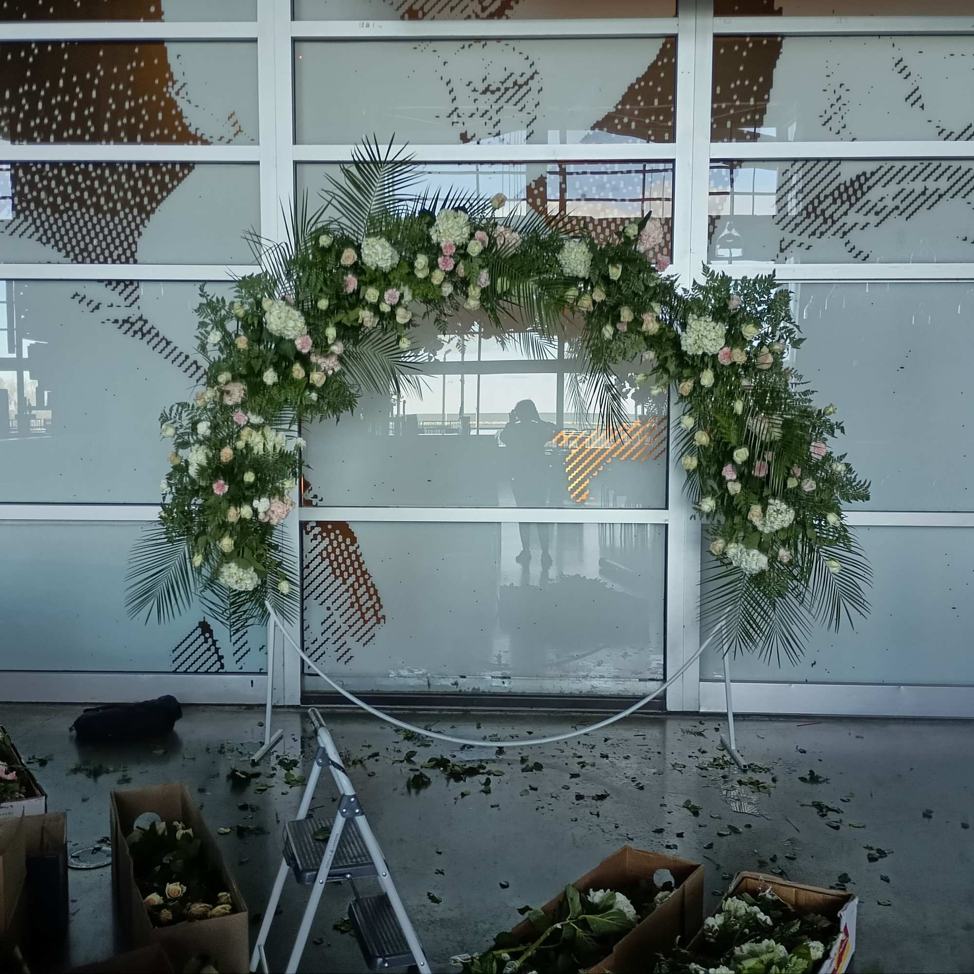 Beautiful half circle arch with white ad pink roses, carnations, hydrangea ad