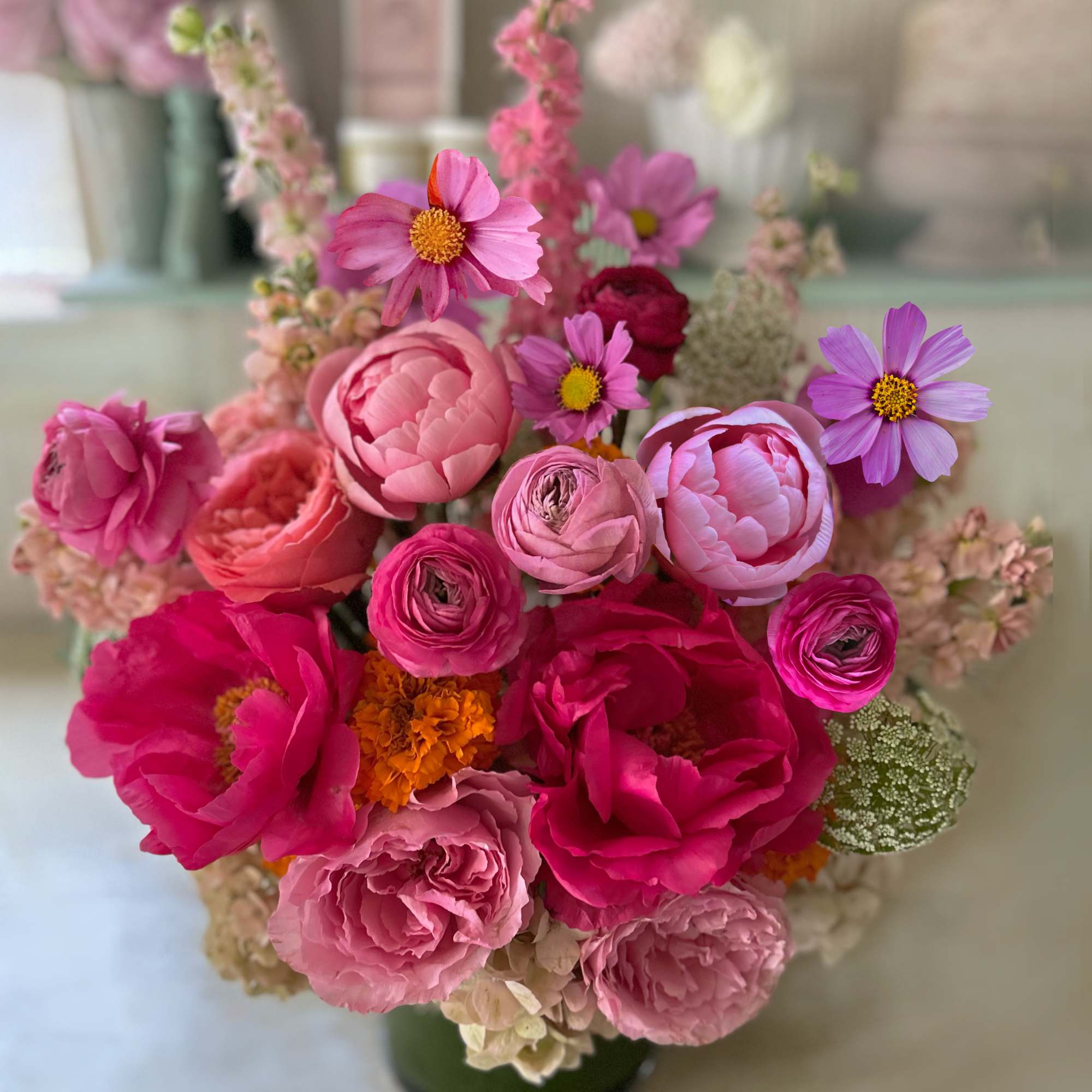 Exquisite and luxurious large arrangement of the most beautiful "Coral charm" peonies Exquisite and luxurious large arrangement of the most beautiful "Coral charm" peonies