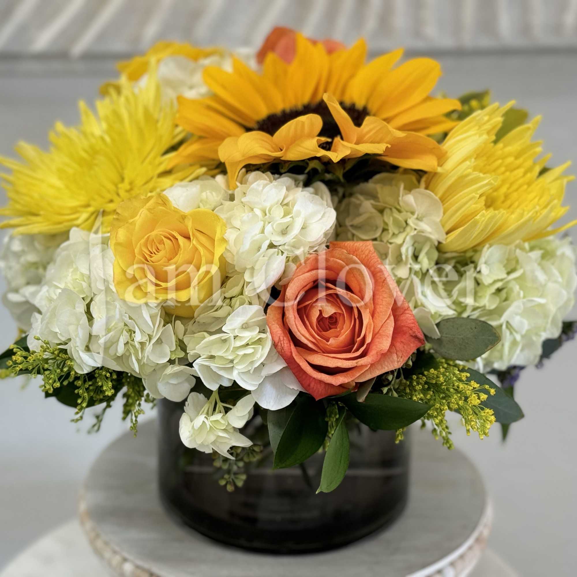 A beautiful arrangement to uplift any mood! 

Fulfill your floral needs at