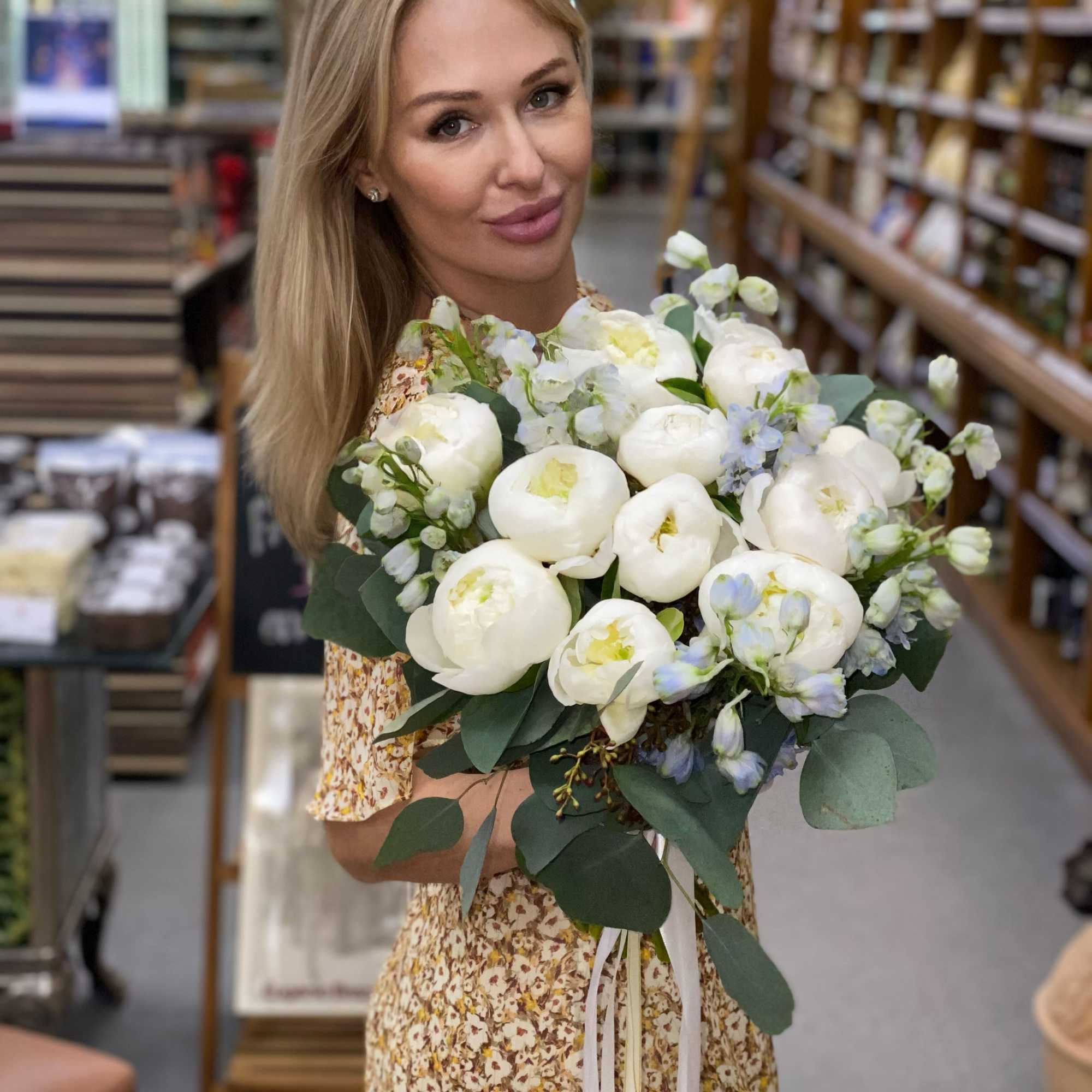 We are offering 3 wedding packages mix colours. All prices are approximate-