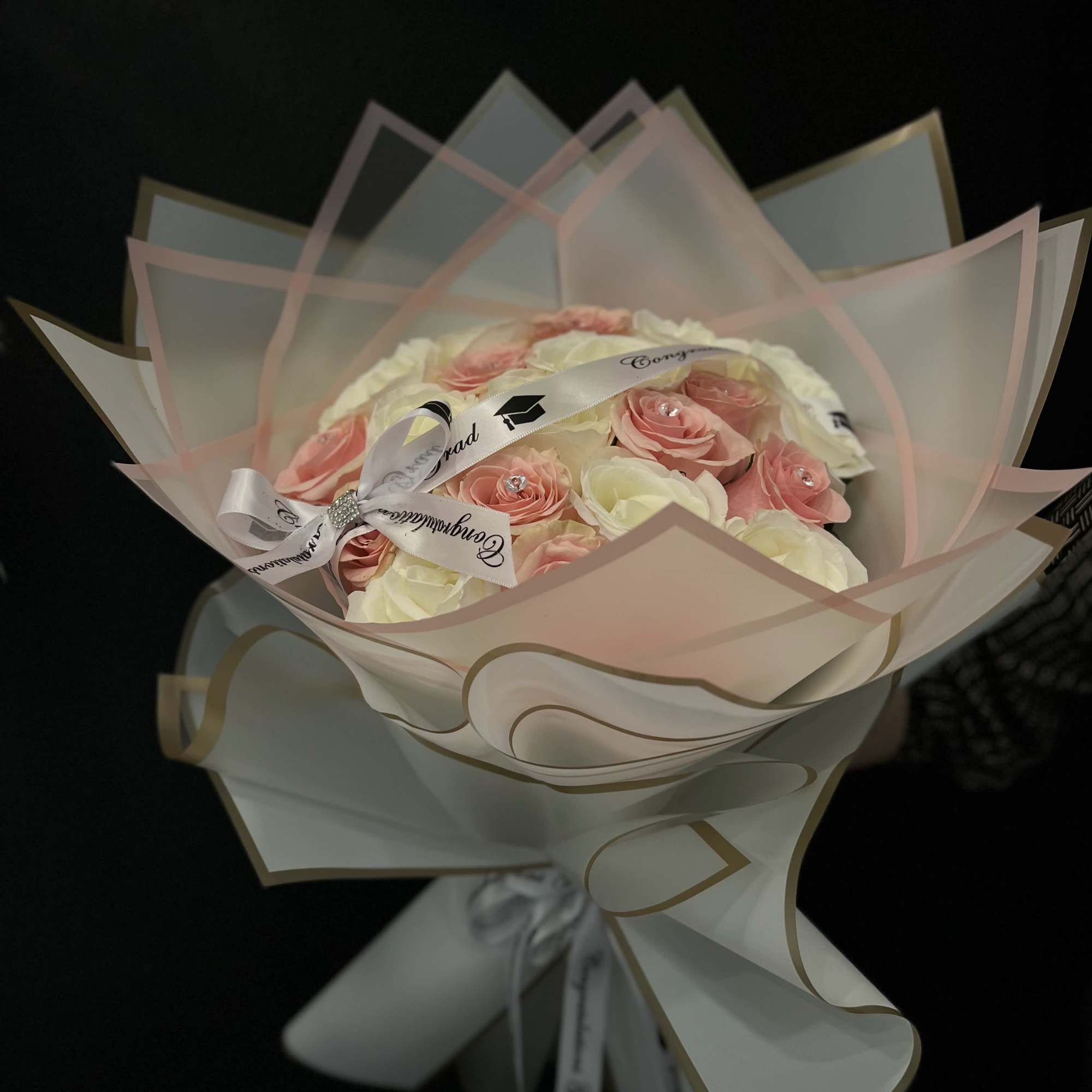 25 Roses &ndash; Wish someone all the happiness in the world with