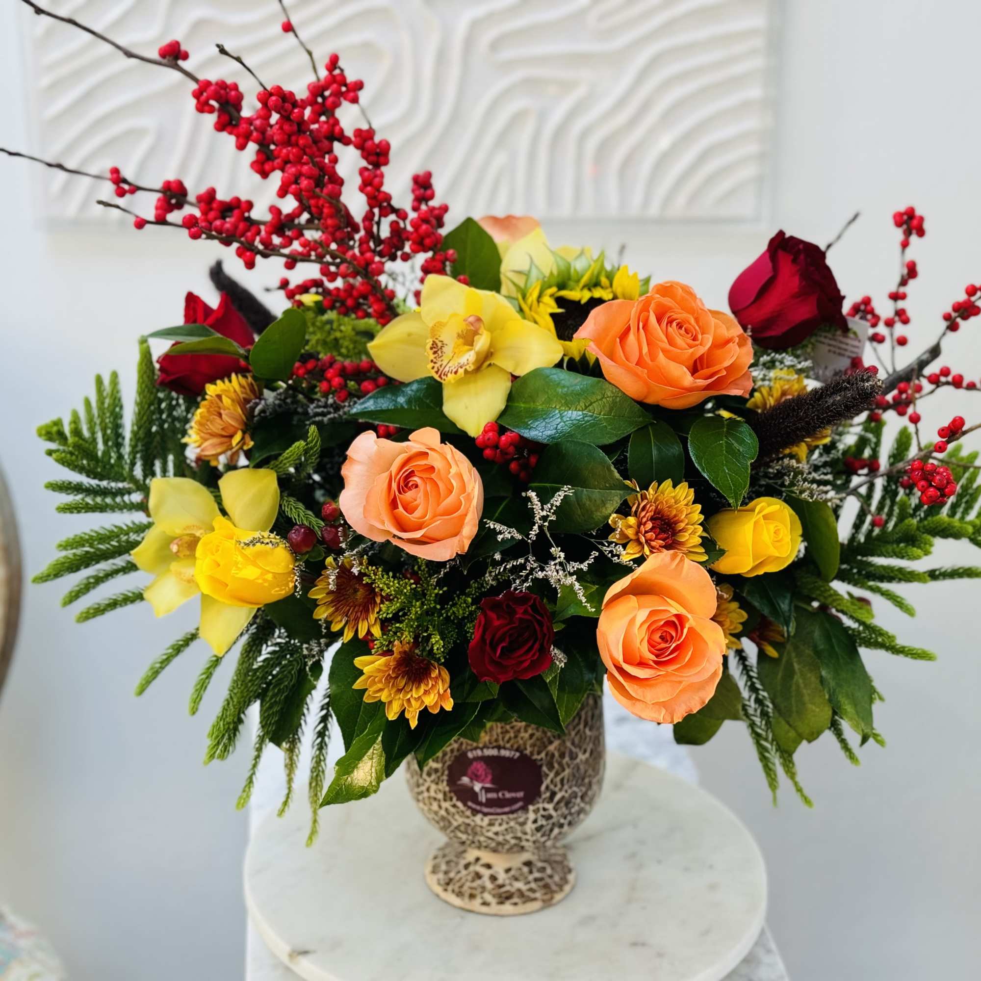 Fall Elegance Arrangement
Bring joy to your cherished ones with this exquisite Fall