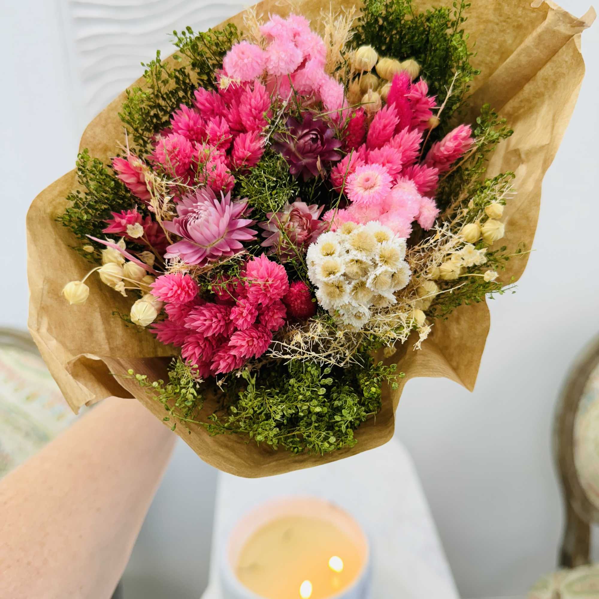 The preserved bouquet in pink will bring only positives emotions and will
