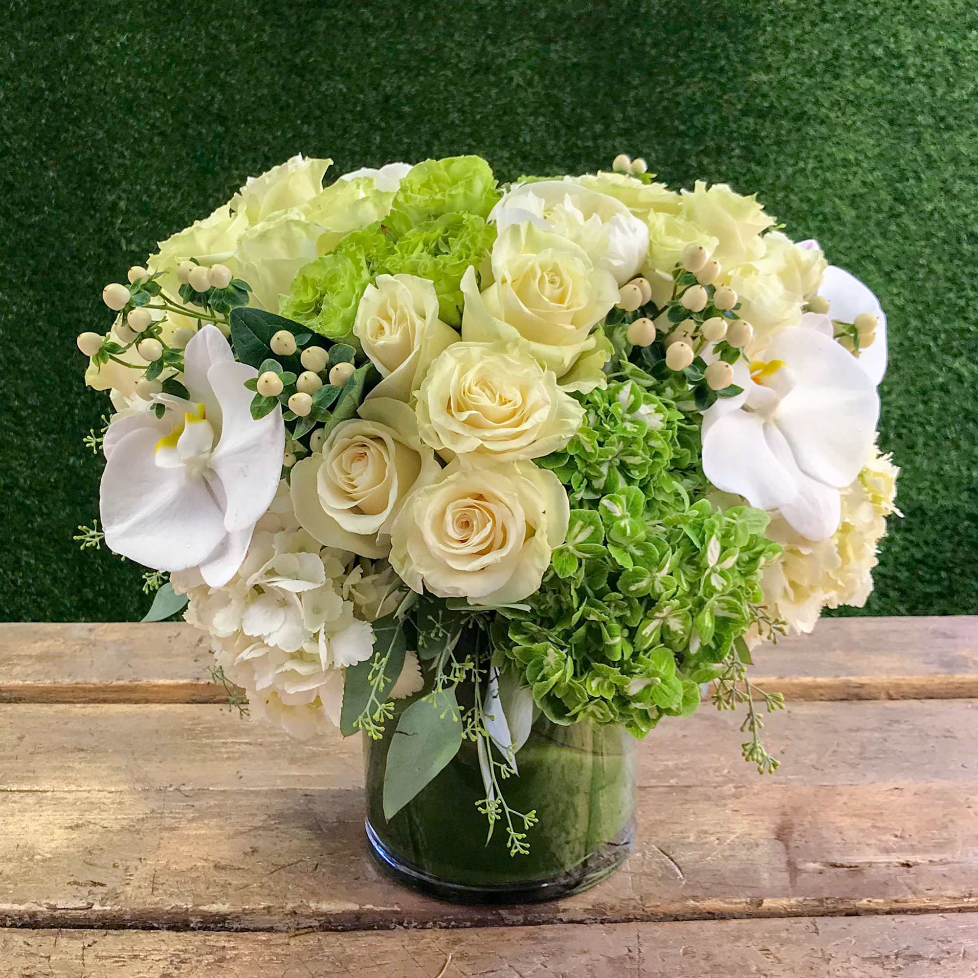 Let in some light in your life with this collection of white/green