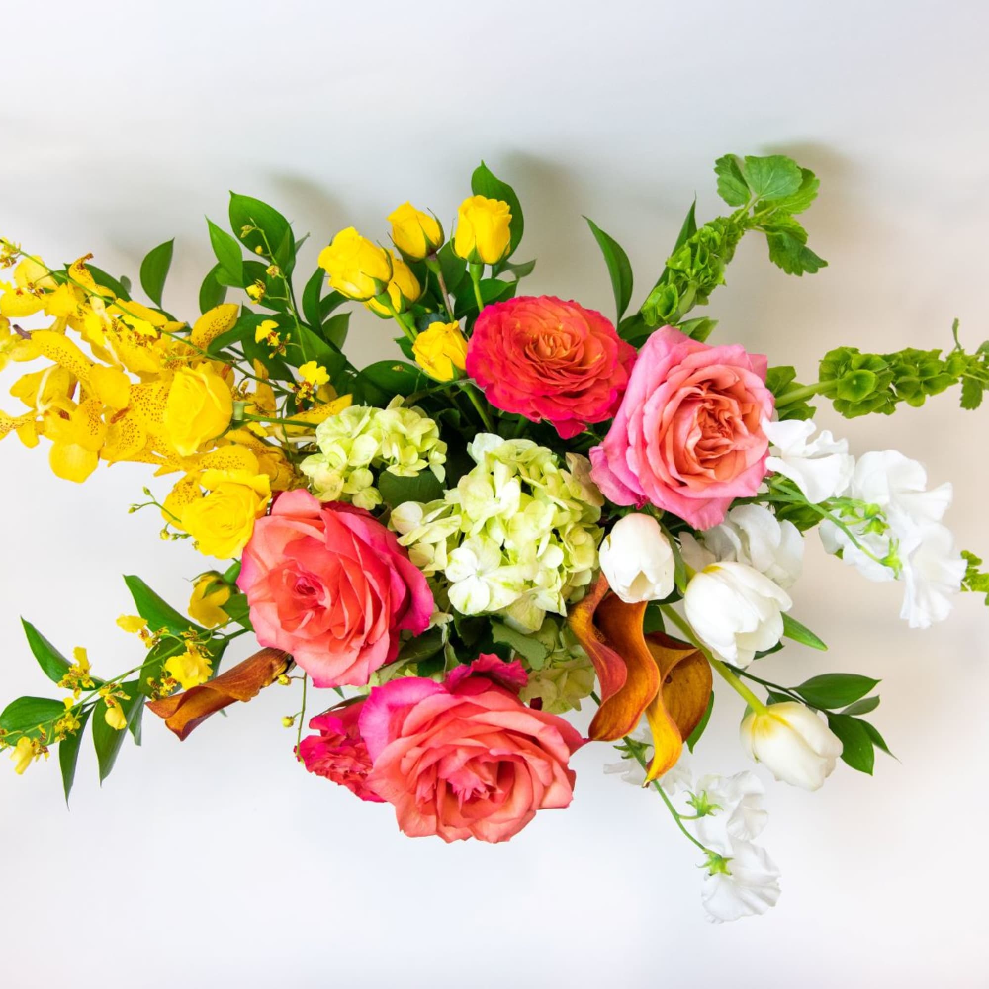 A stunning centerpiece statement! Try to imagine a tropical island. If you