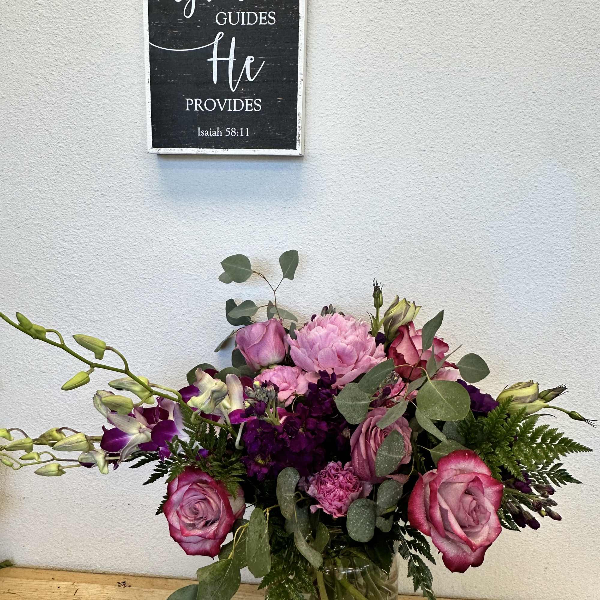 Delight in the beauty of soft elegance with this stunning compact
arrangement. Featuring Delight in the beauty of soft elegance with this stunning compact
arrangement. Featuring