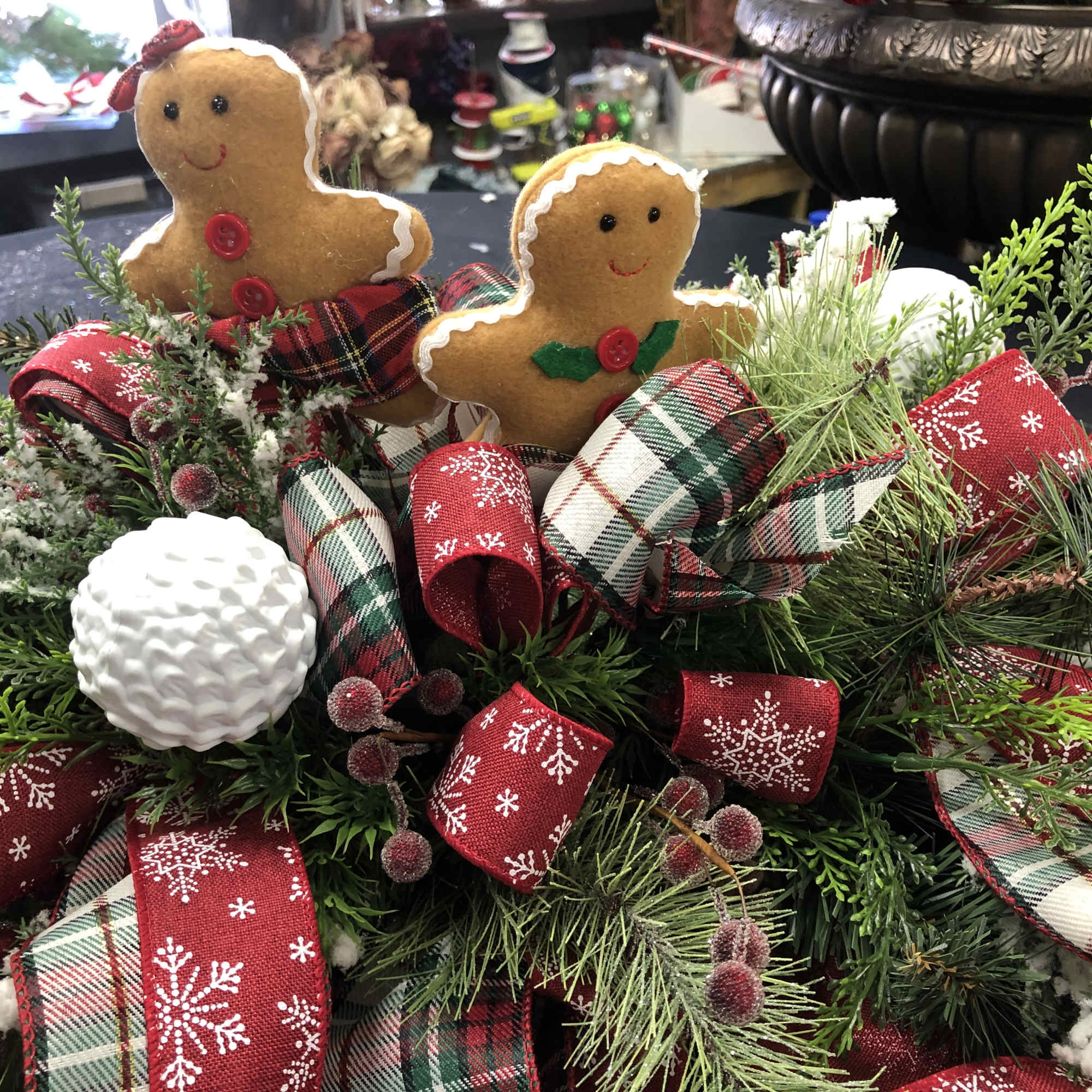 Adorable long table centerpiece is perfect for a family gathering! measuring 30