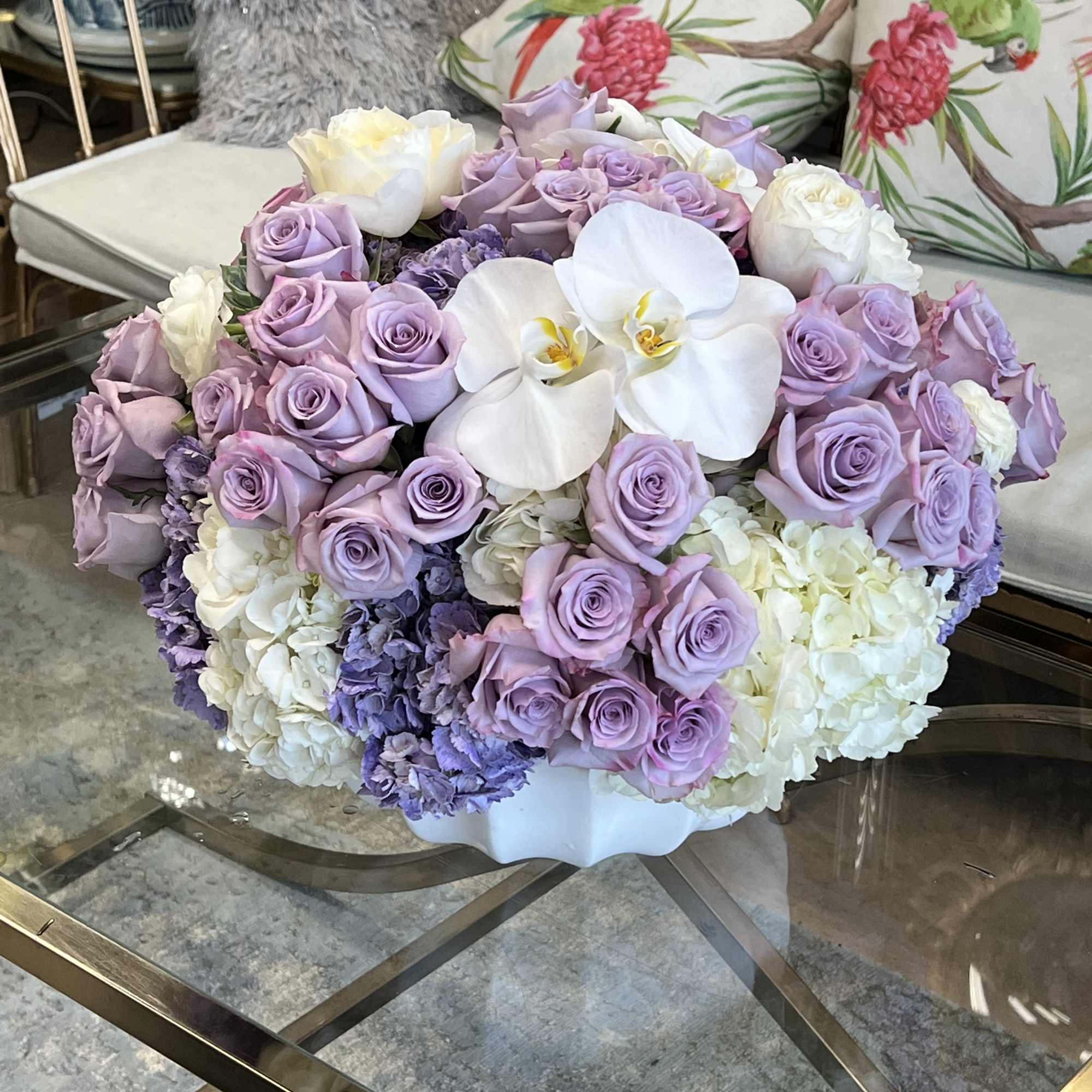 purple and white mix roses
