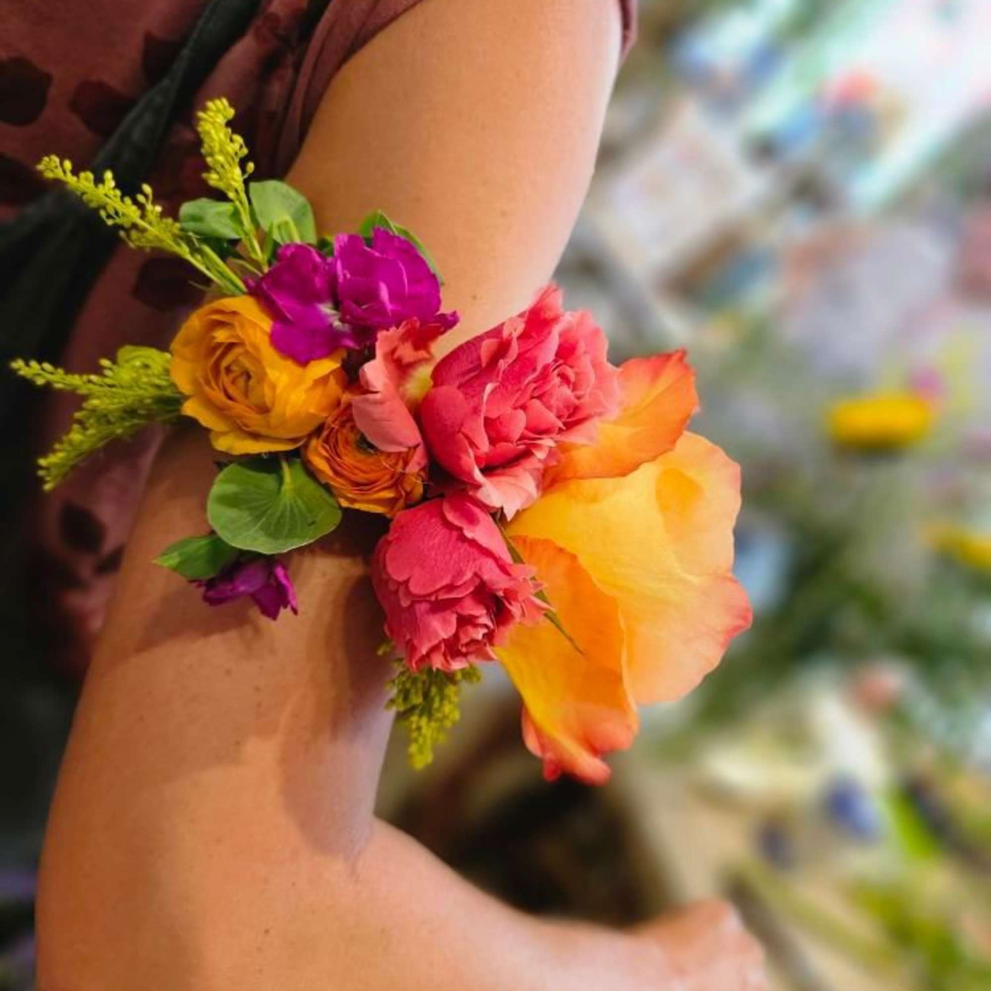 Custom florals to compliment your style, on an adjustable arm band