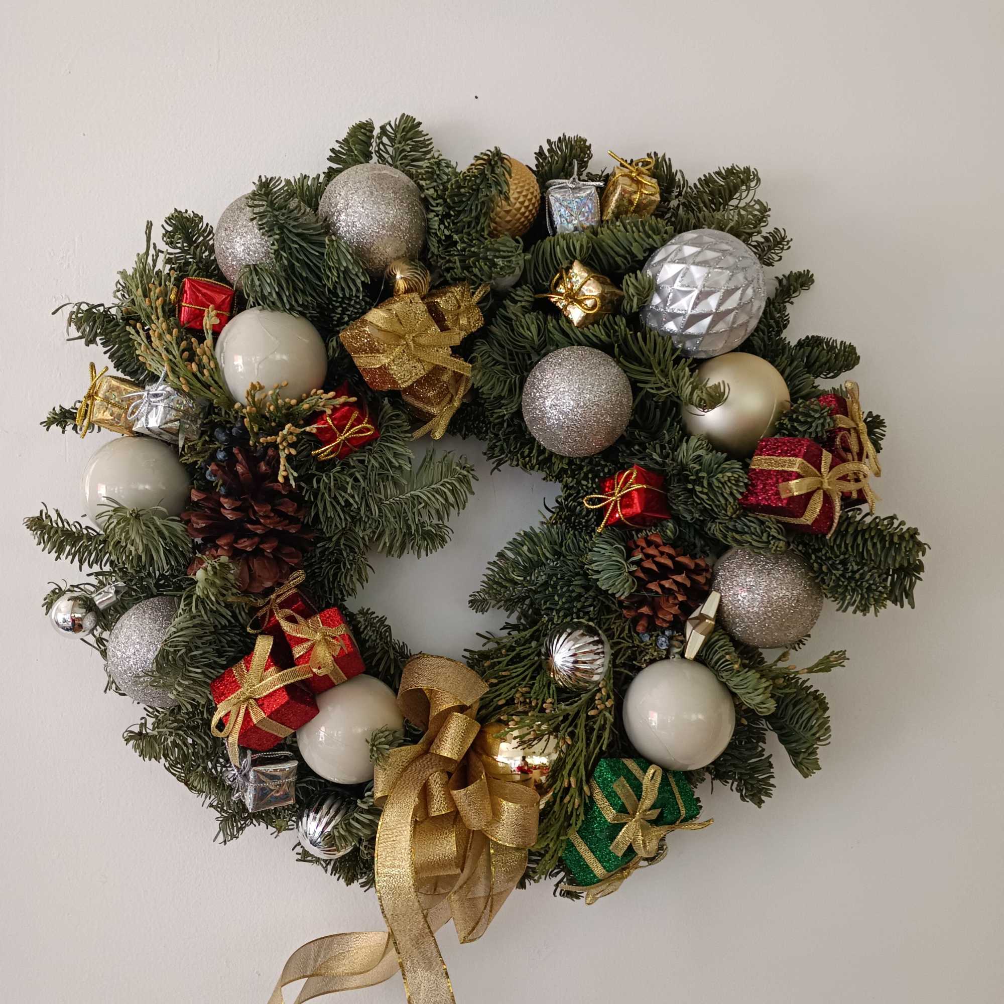 Beautiful, cheerful Christmas/  New Year 8" round wreath with silver &amp;