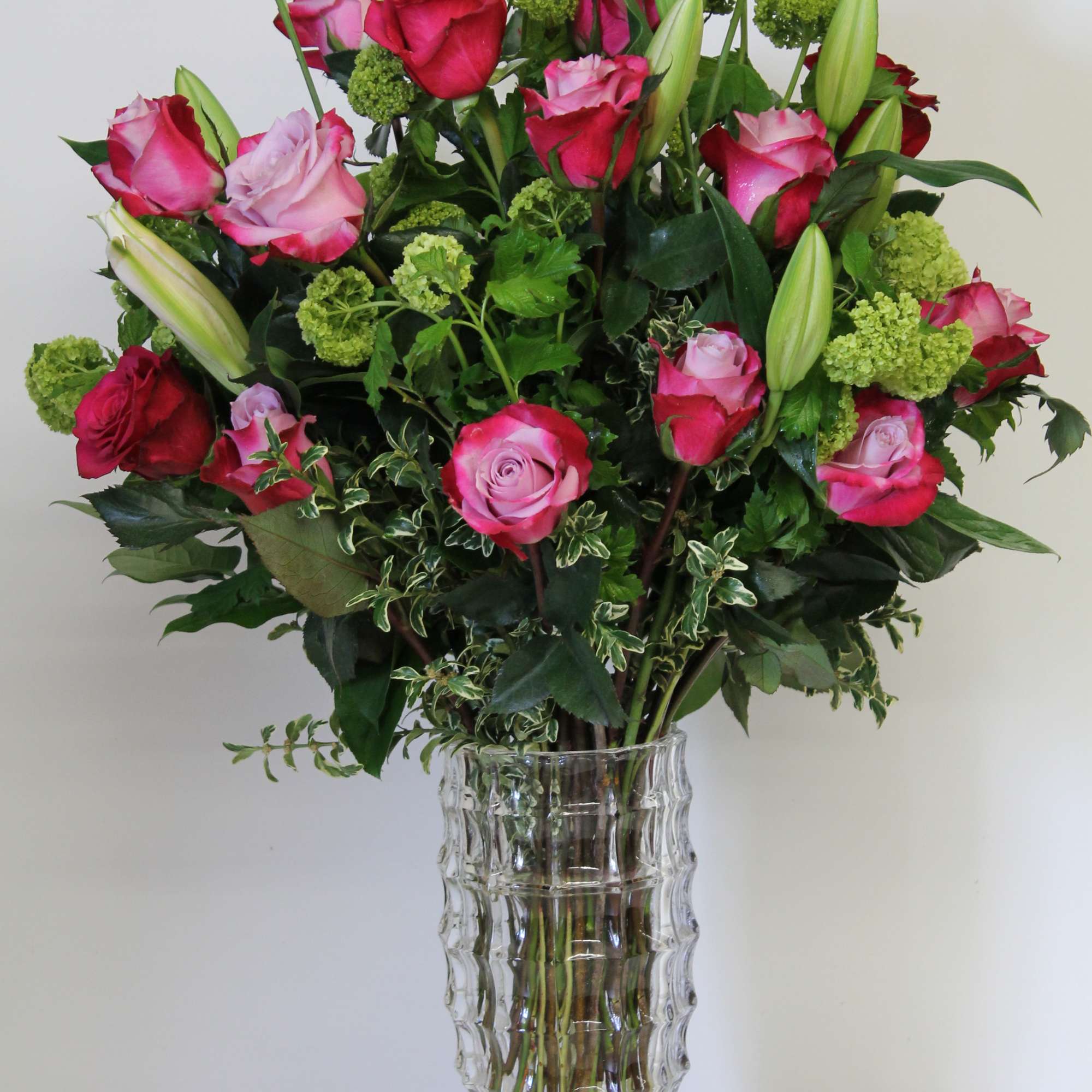 Please indicate which vase you prefer!