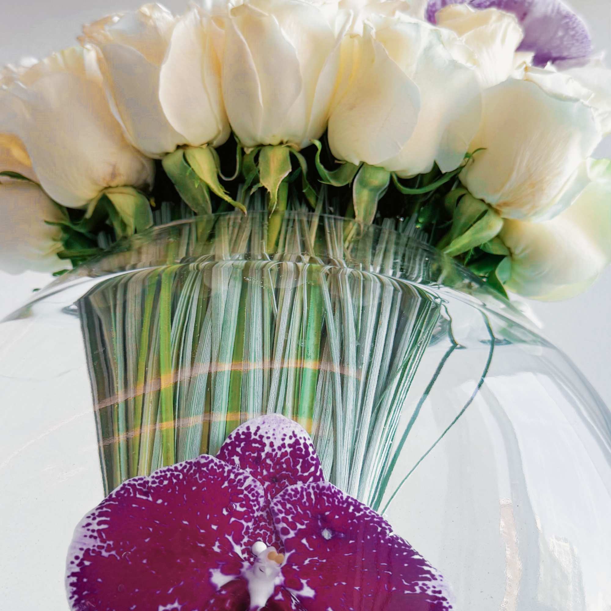 This bouquet is the epitome of timeless elegance and deep emotion. The This bouquet is the epitome of timeless elegance and deep emotion. The