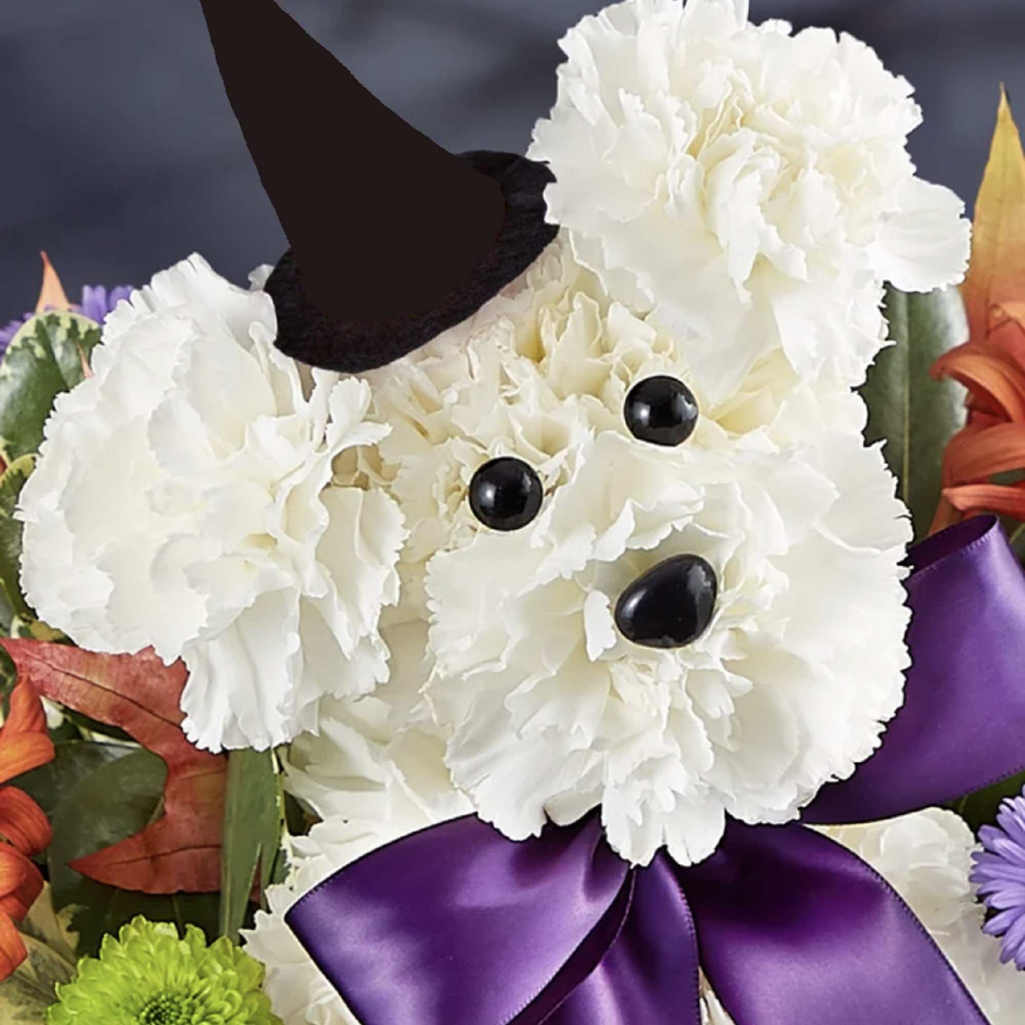 This fresh flower puppy will cast its spell this Halloween. Add a
