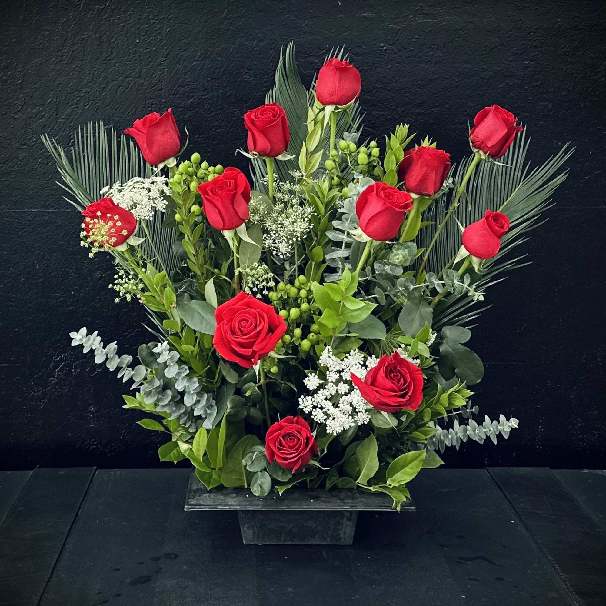 dozen red roses 