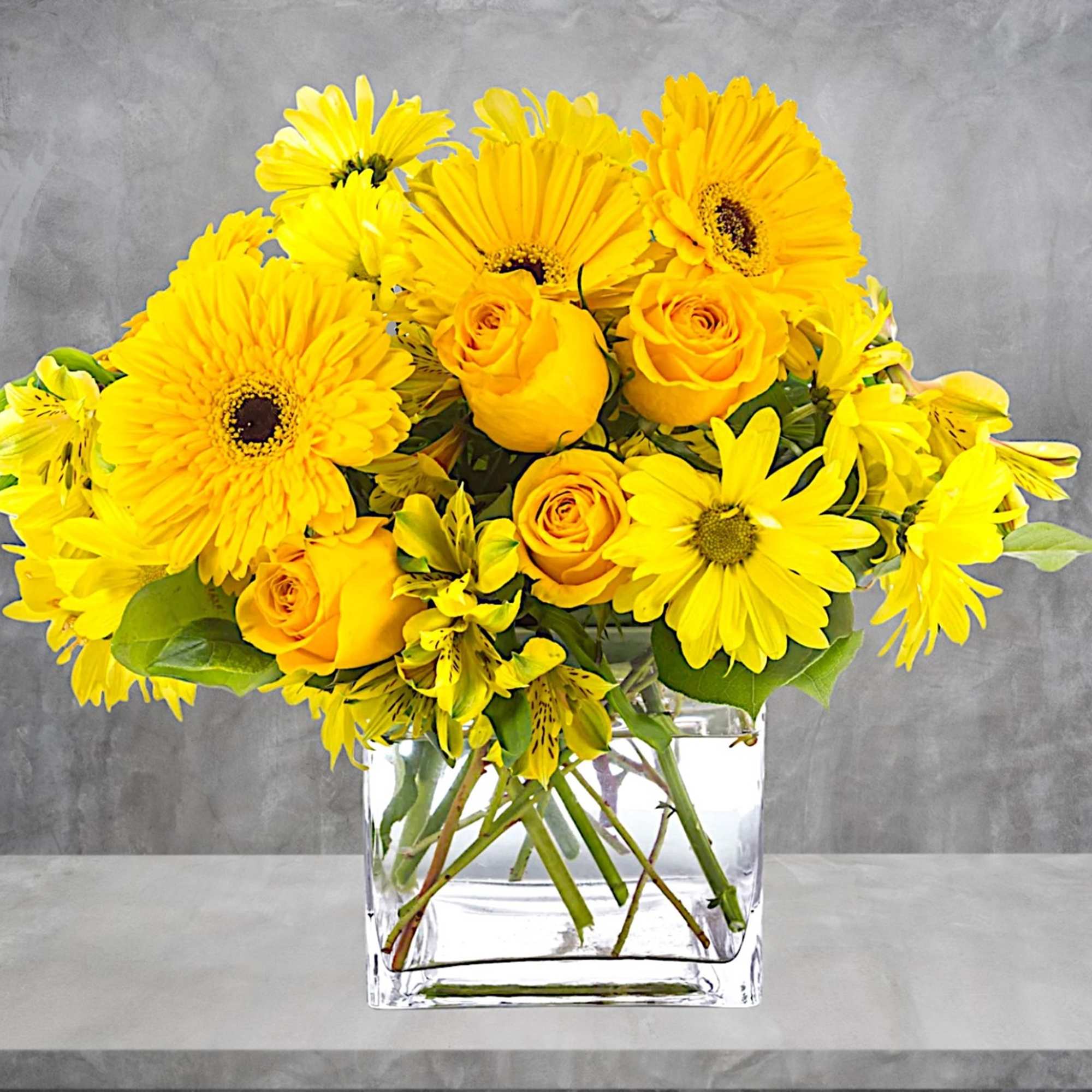 This monochromatic arrangement can make anybody feel a little more cheerful. Lemonade
