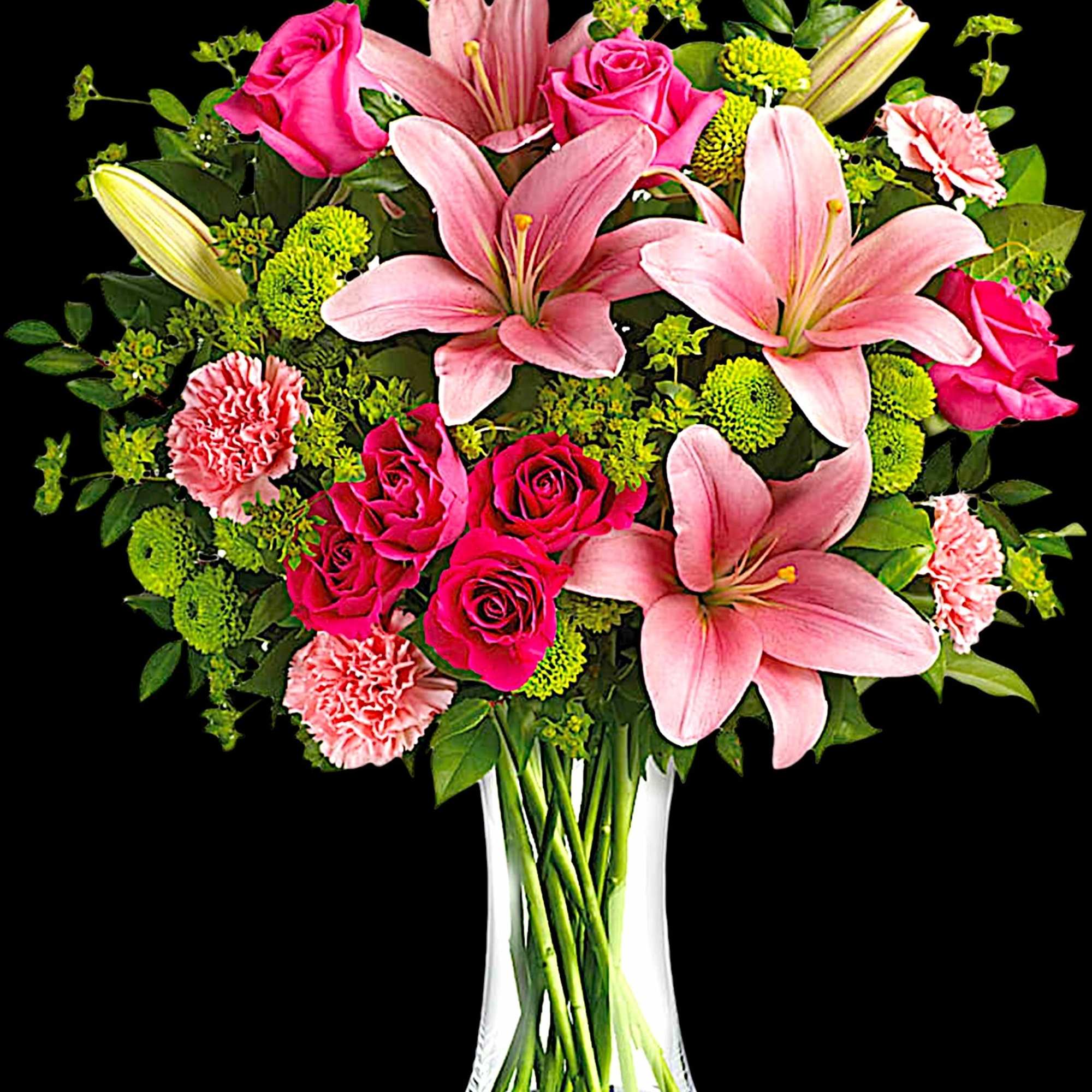 What&#039;s better than pink? More pink! This blissful arrangement of roses and