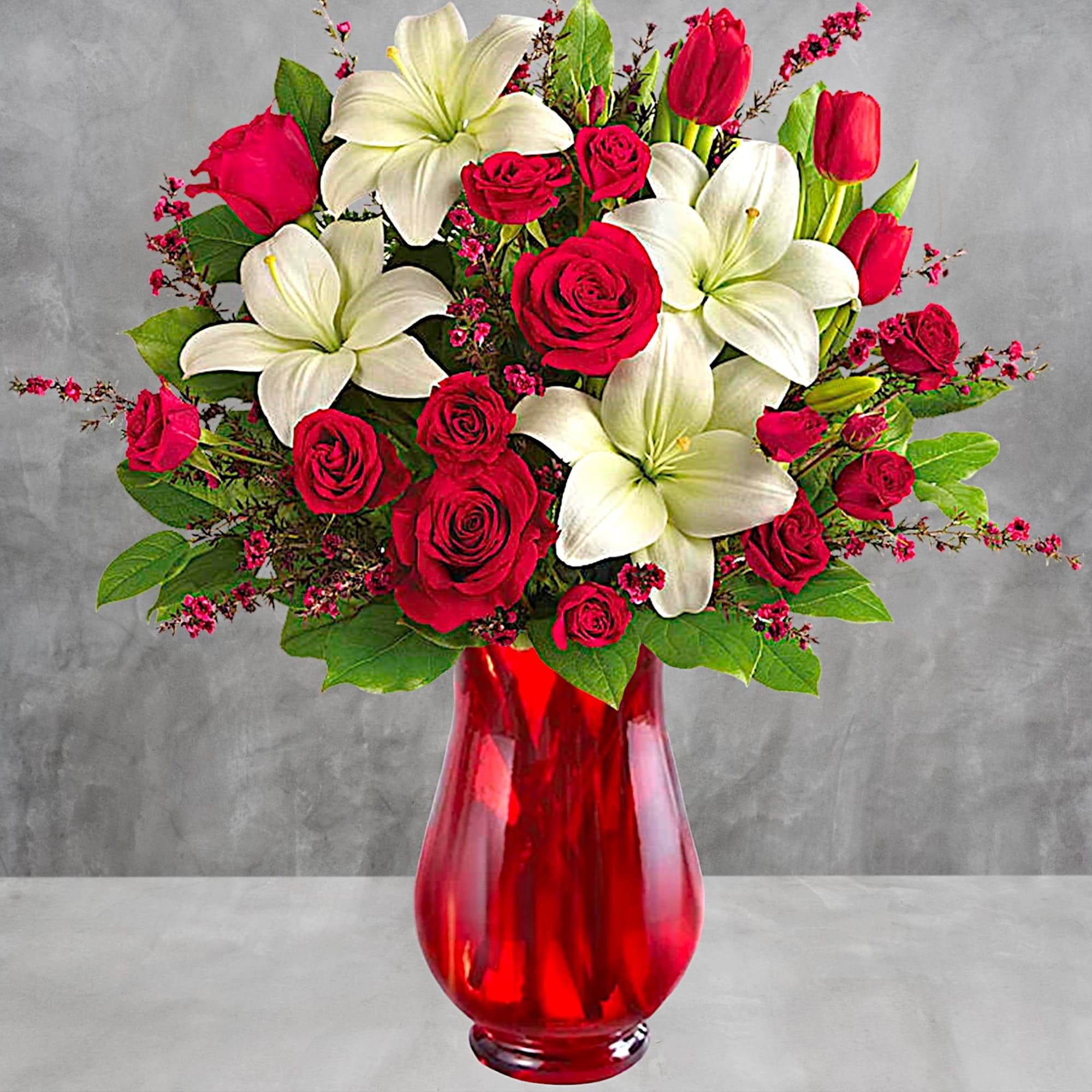 Perfectly romantic! Steal their heart any day with this majestic mix of