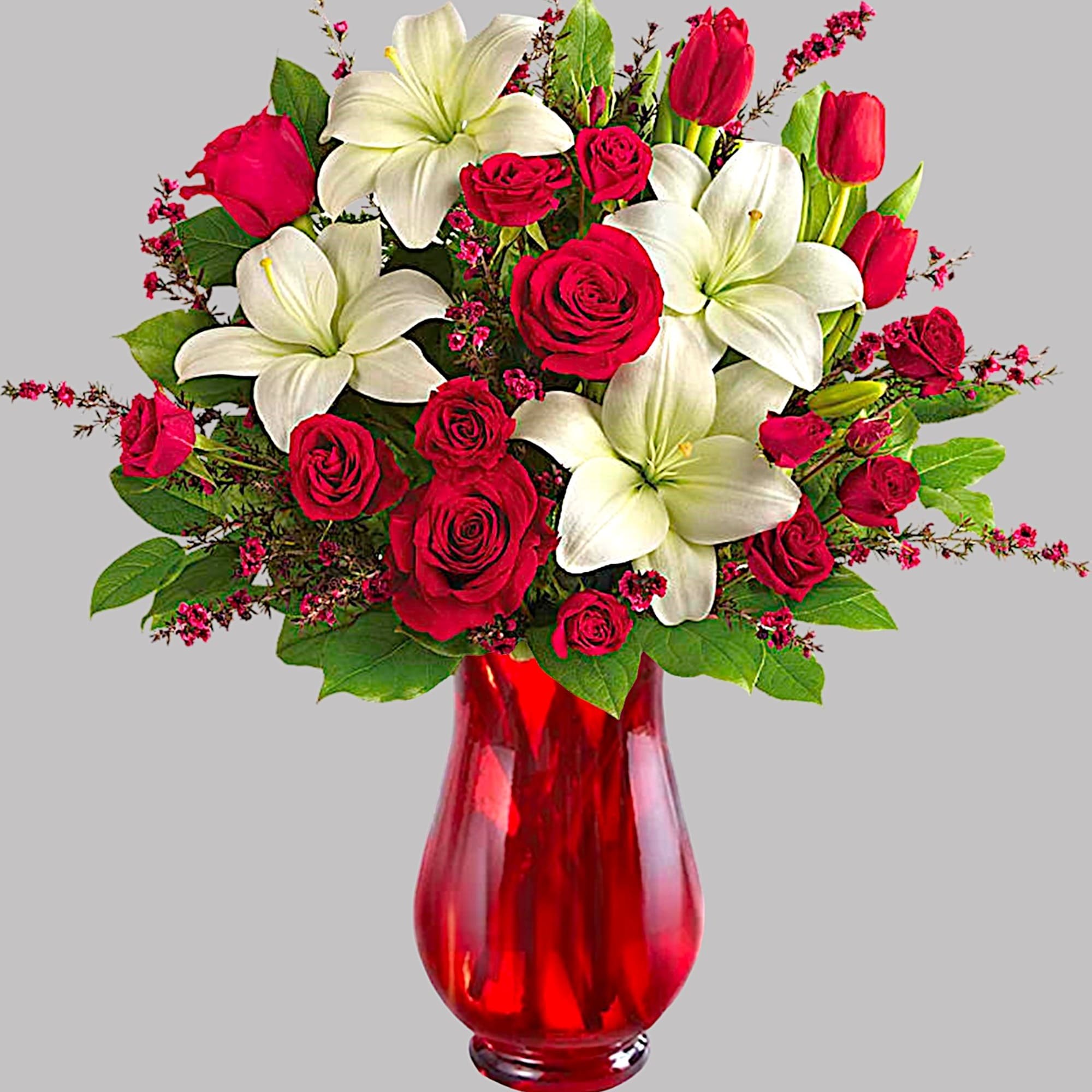 Perfectly romantic! Steal their heart any day with this majestic mix of