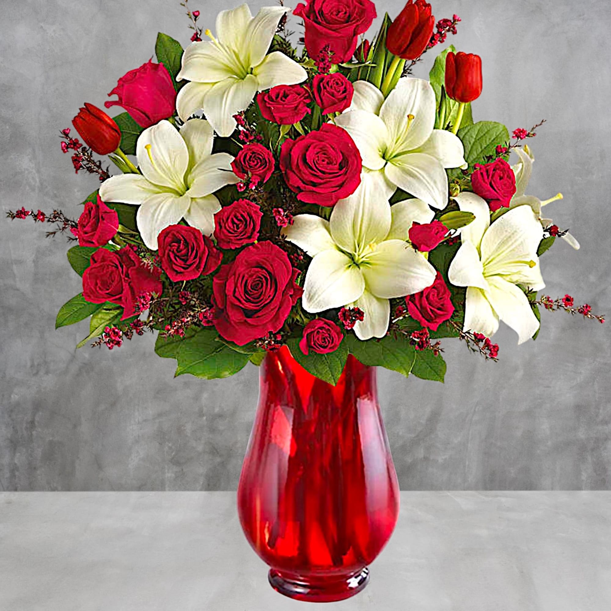 Perfectly romantic! Steal their heart any day with this majestic mix of