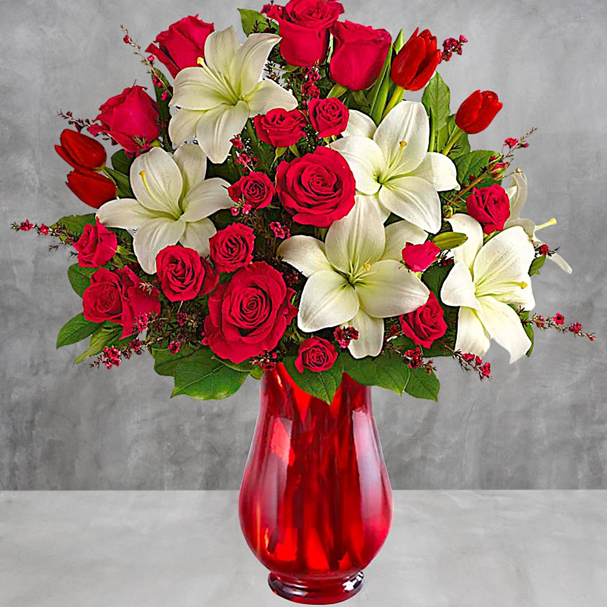 Perfectly romantic! Steal their heart any day with this majestic mix of