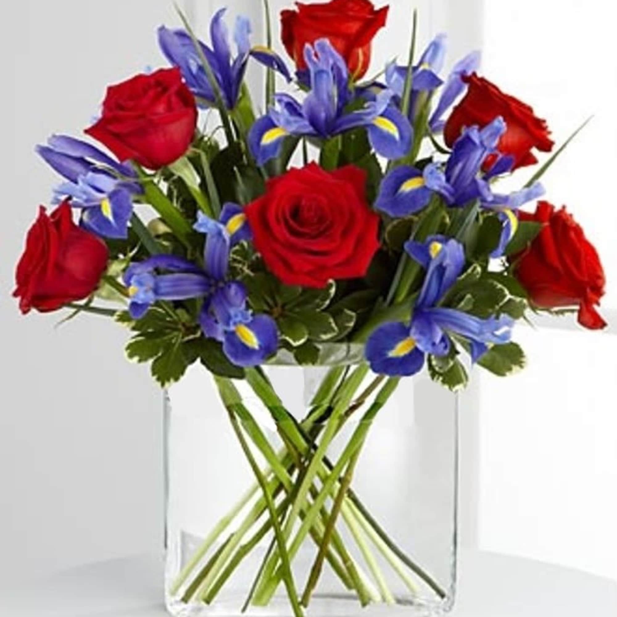 The So In Love Arrangement speaks of love&#039;s beautiful journey.  

DETAILS
Red