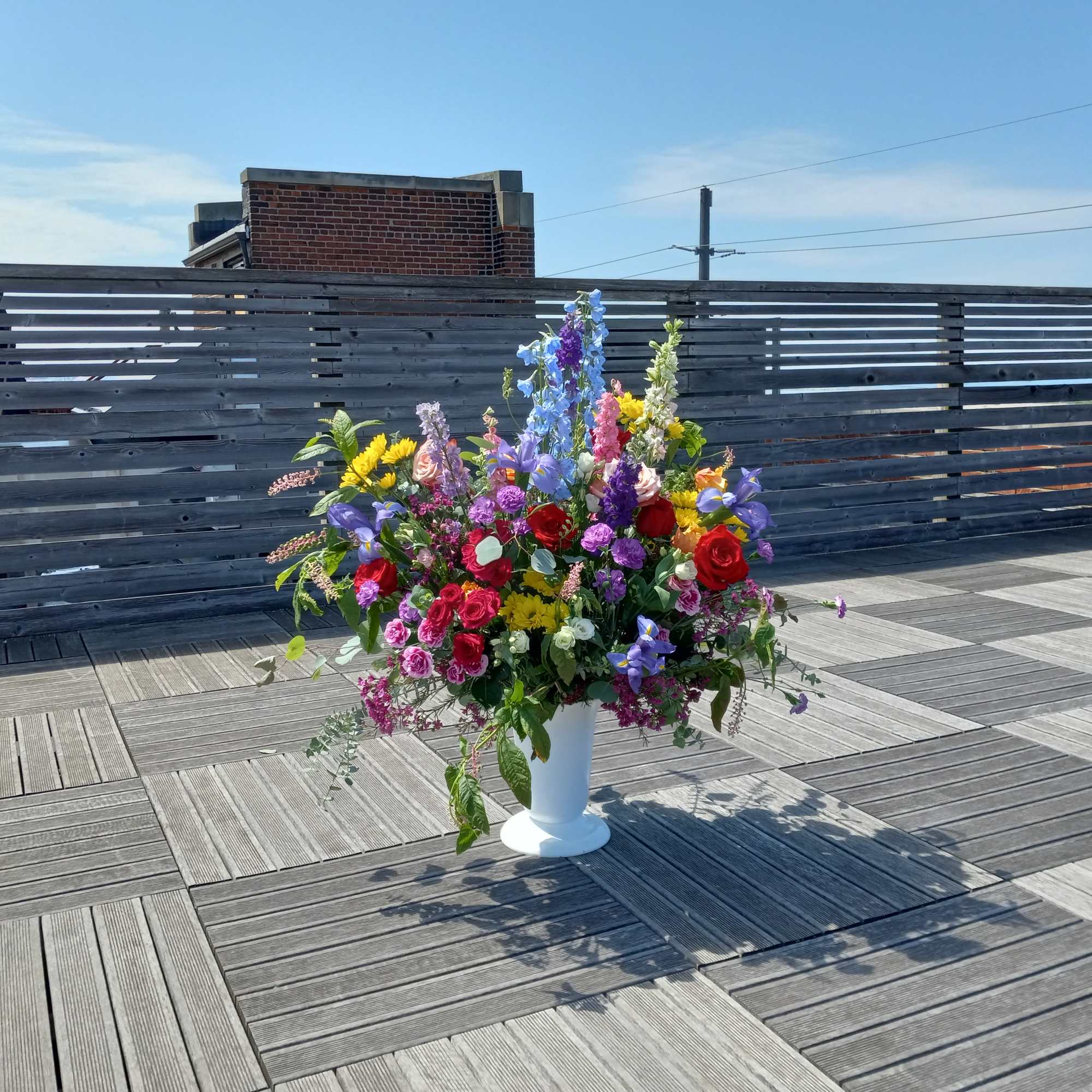 Beautiful mixed colors midsummer garden flowers ceremony altar vase  