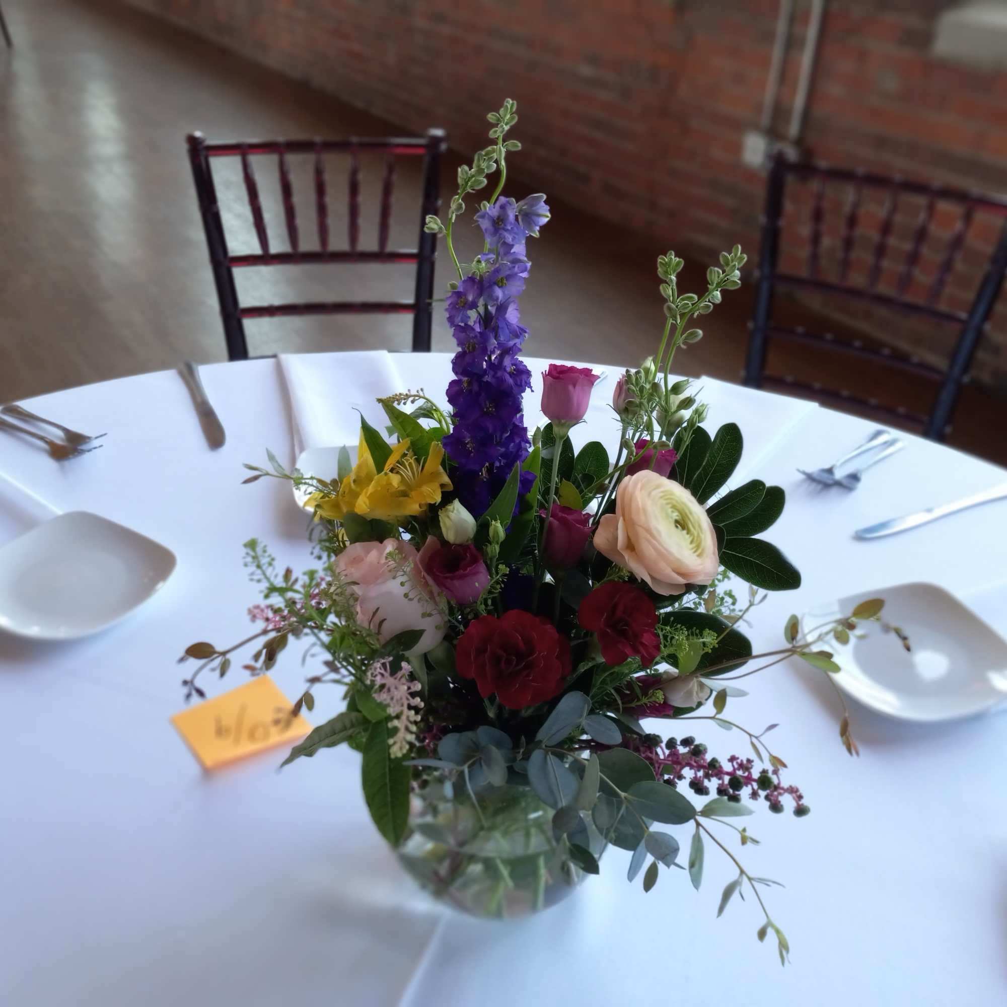 Beautiful cozy small rustic centerpieces 