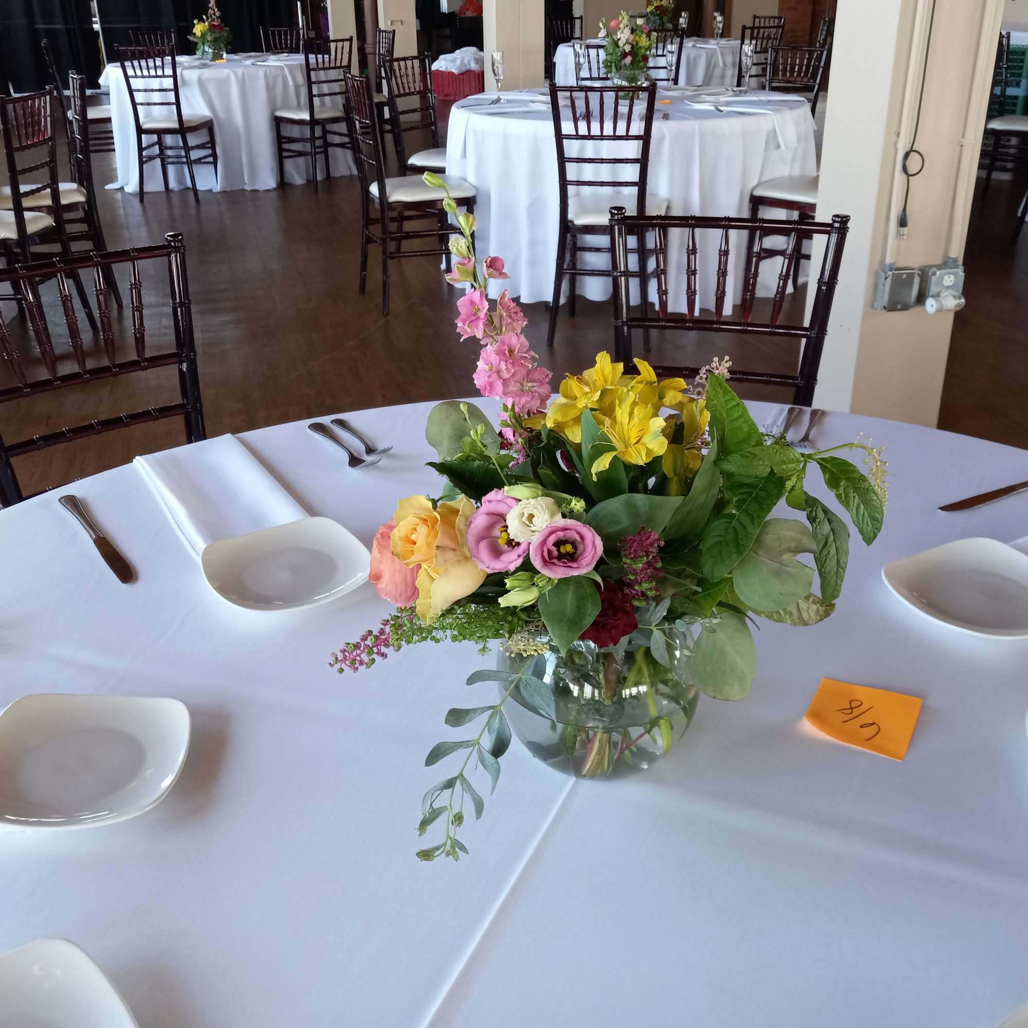 Beautiful cozy small rustic centerpieces 