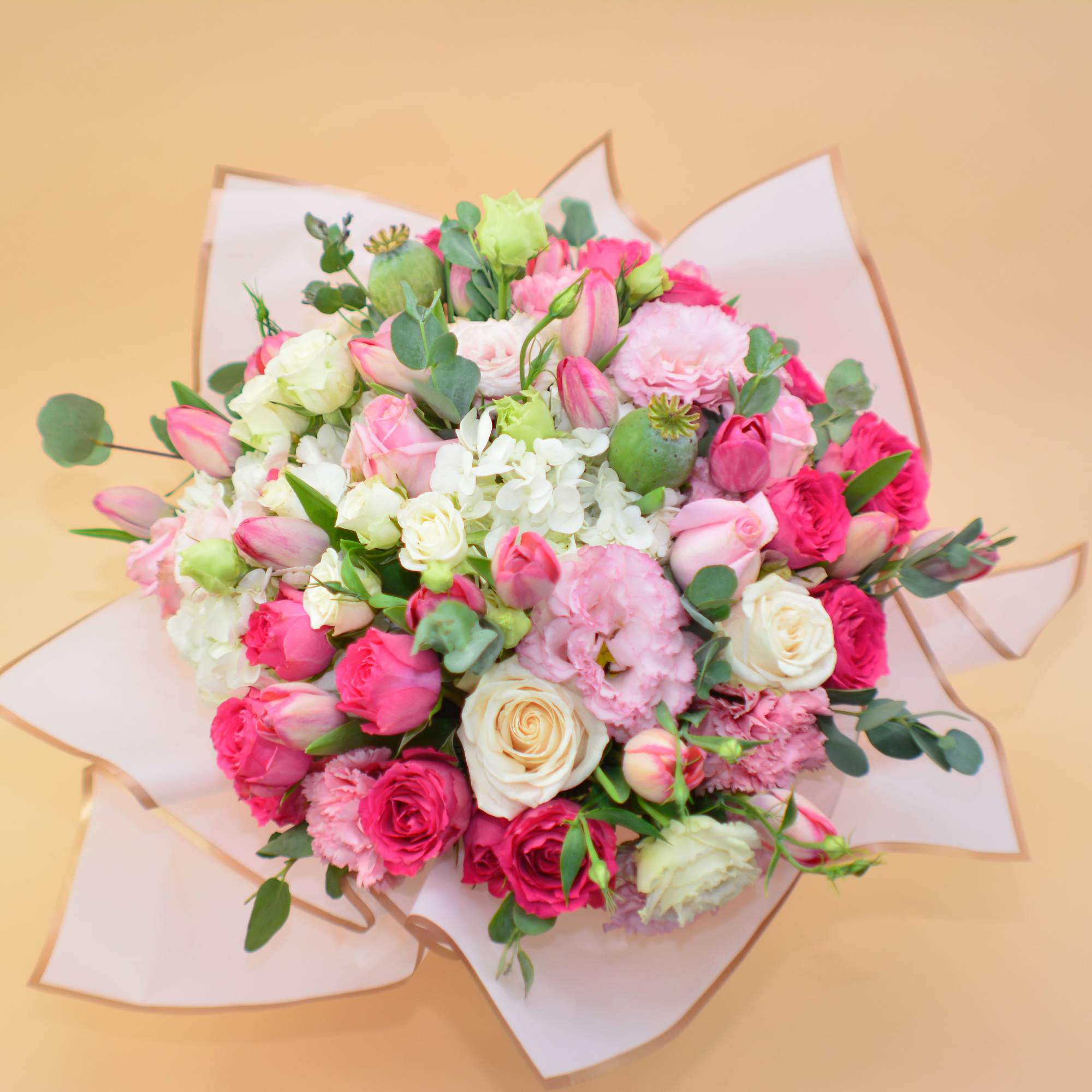 Harmonious shades of pale pink, hot pink and white, join together to