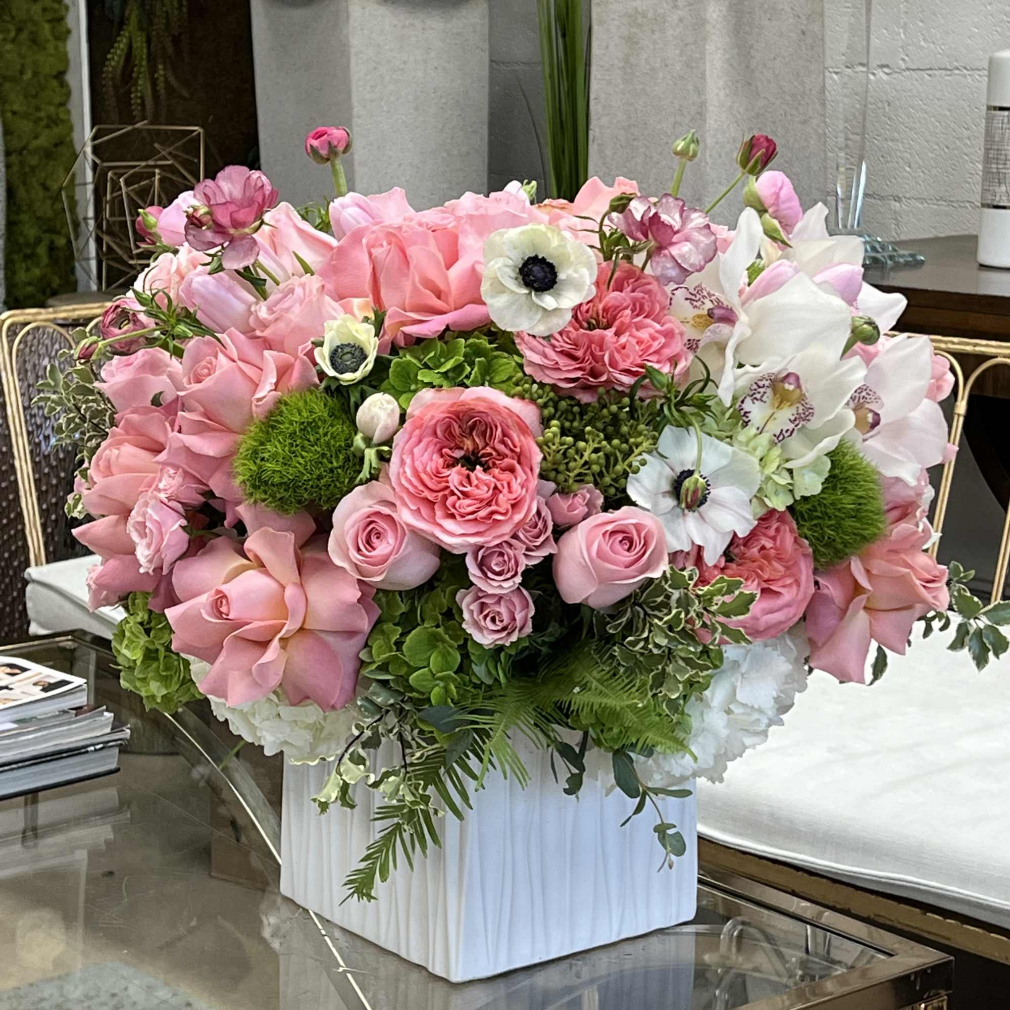 A classic design in a mix of greens and pinks