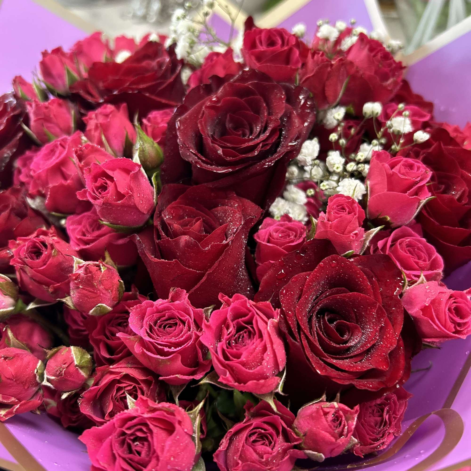 Charm anyone&#039;s day with this precious flower arrangement 