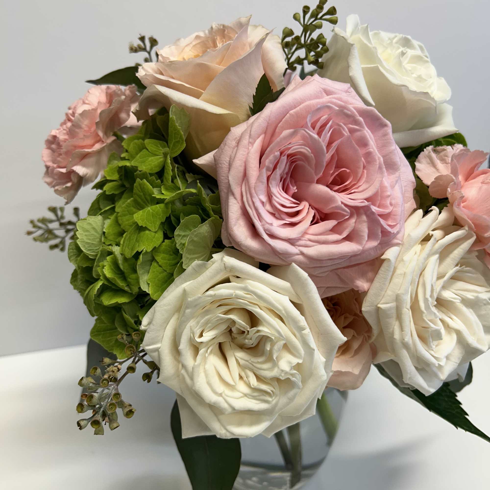 For this classic we have playa blanca garden roses, pink o&#039;hara garden