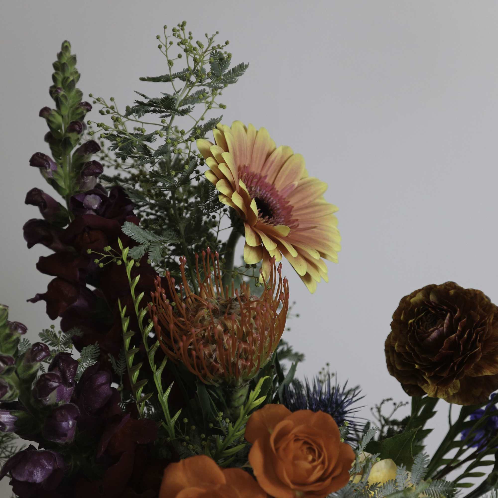 Leave it to us to create something stunning! Our Designer&rsquo;s Choice vase