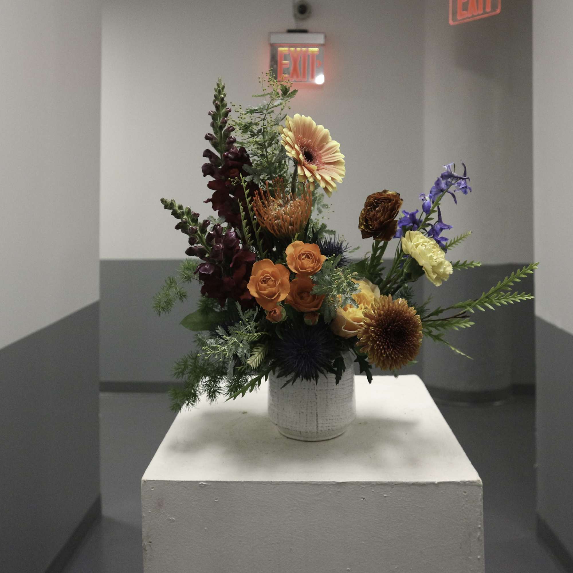 Leave it to us to create something stunning! Our Designer&rsquo;s Choice vase