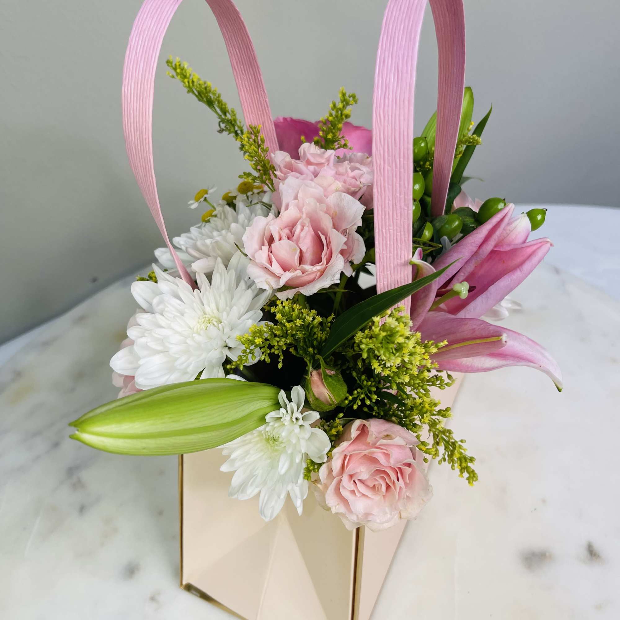 The perfect blend of elegance and charm in a delightful soft pink The perfect blend of elegance and charm in a delightful soft pink