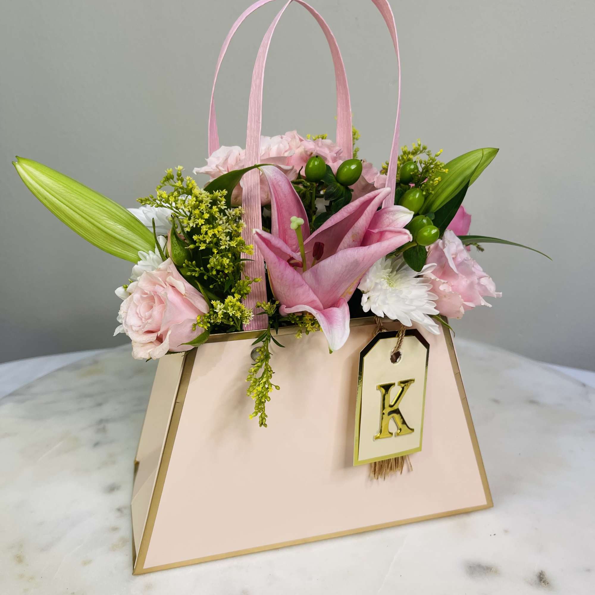 The perfect blend of elegance and charm in a delightful soft pink The perfect blend of elegance and charm in a delightful soft pink