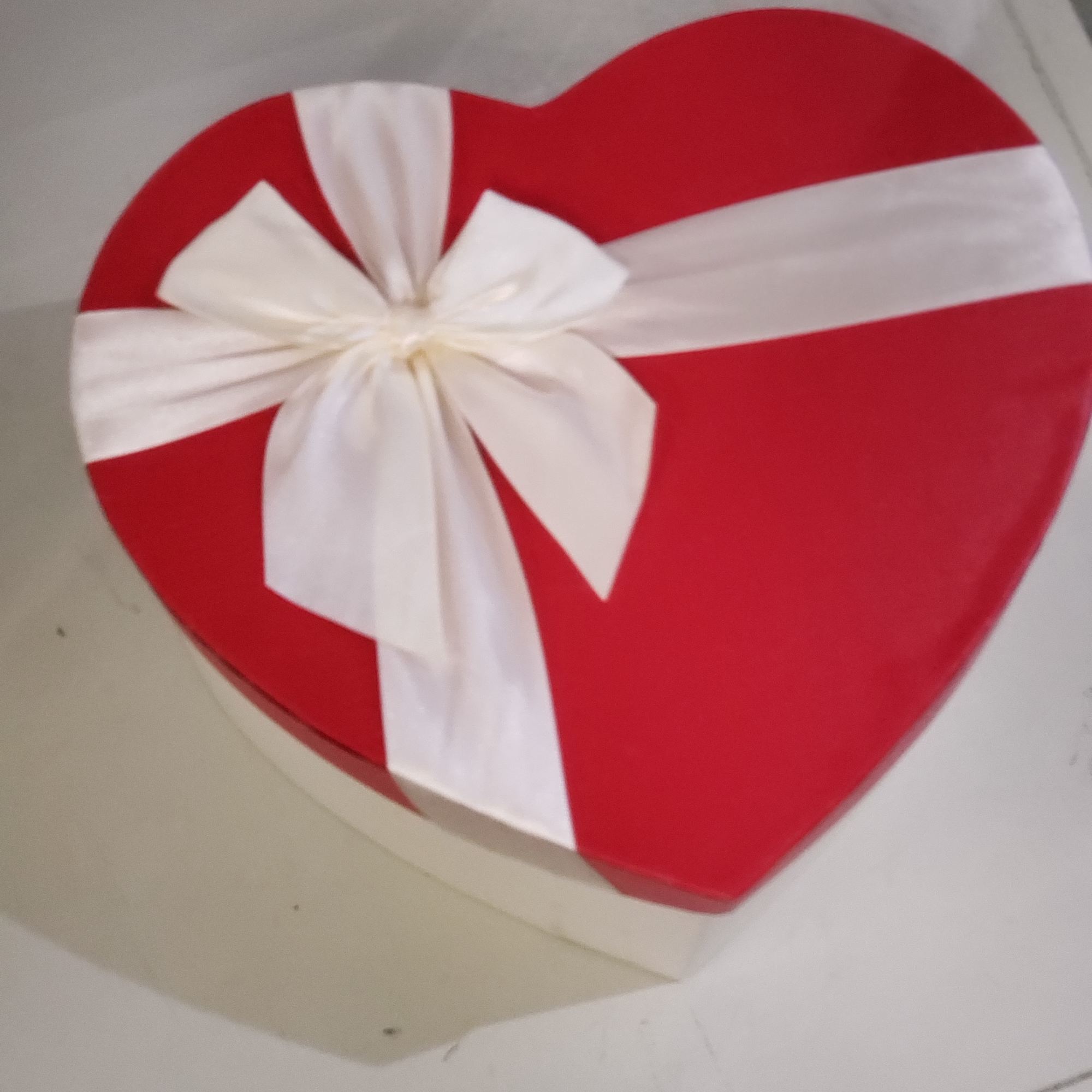 Tell your special someone how much you love with a classic mix