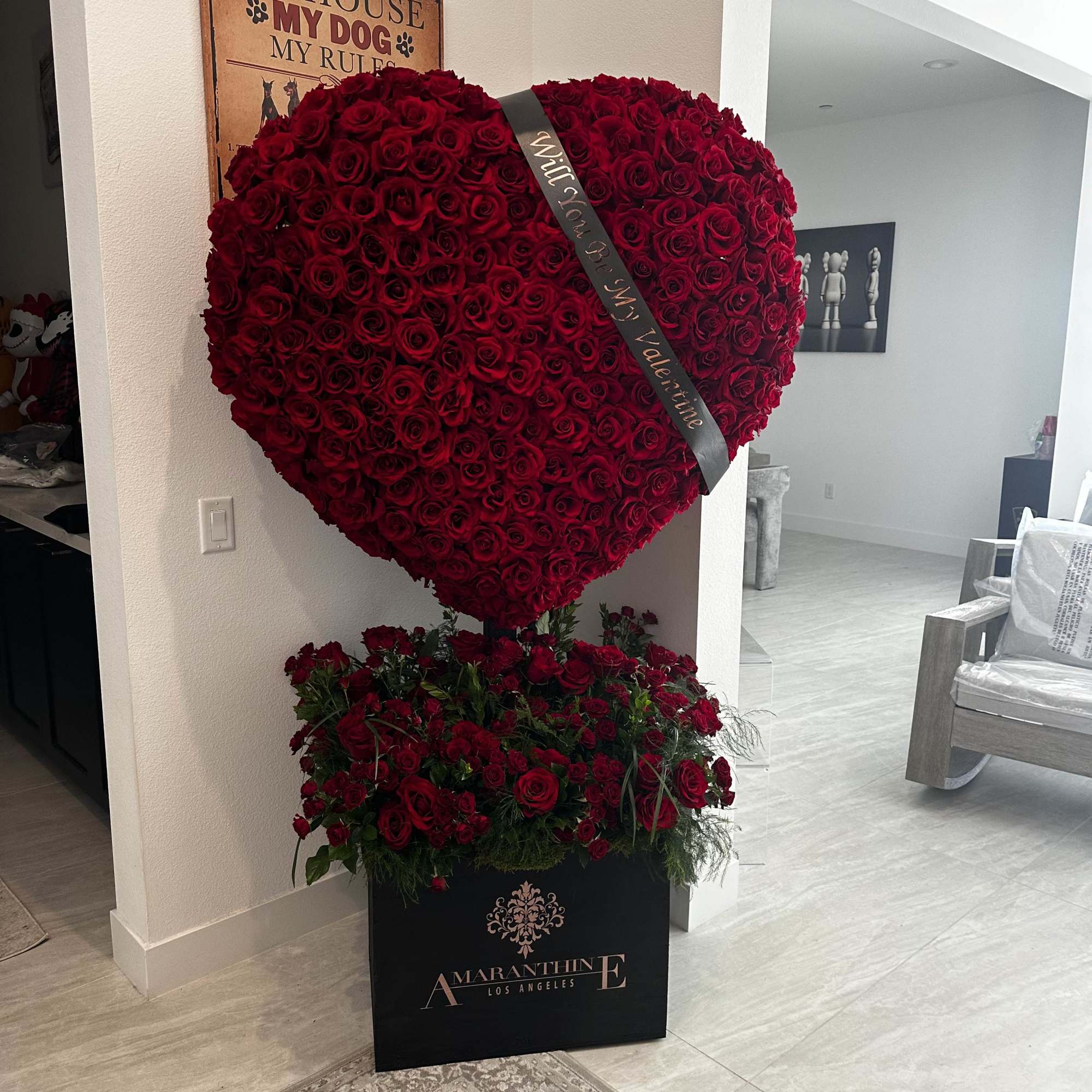  Make a monumental statement of love with this grandiose heart, overflowing