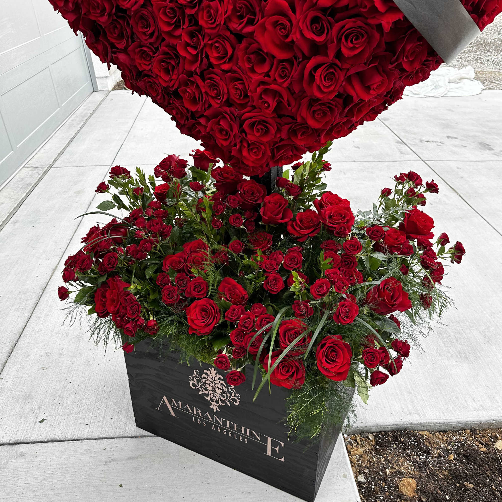  Make a monumental statement of love with this grandiose heart, overflowing