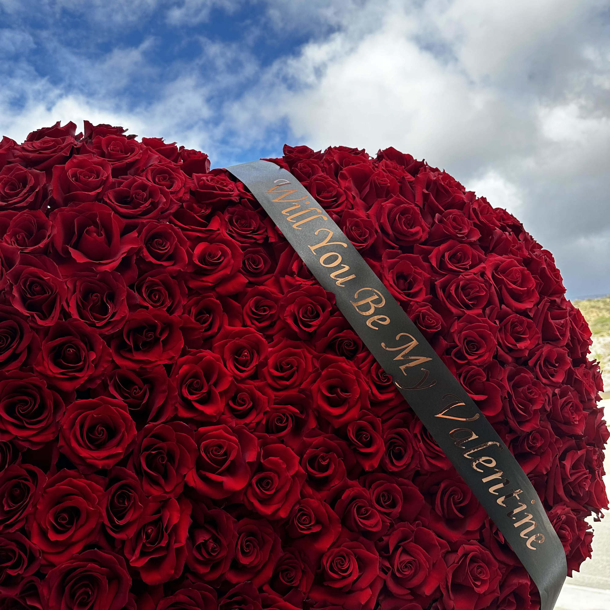  Make a monumental statement of love with this grandiose heart, overflowing