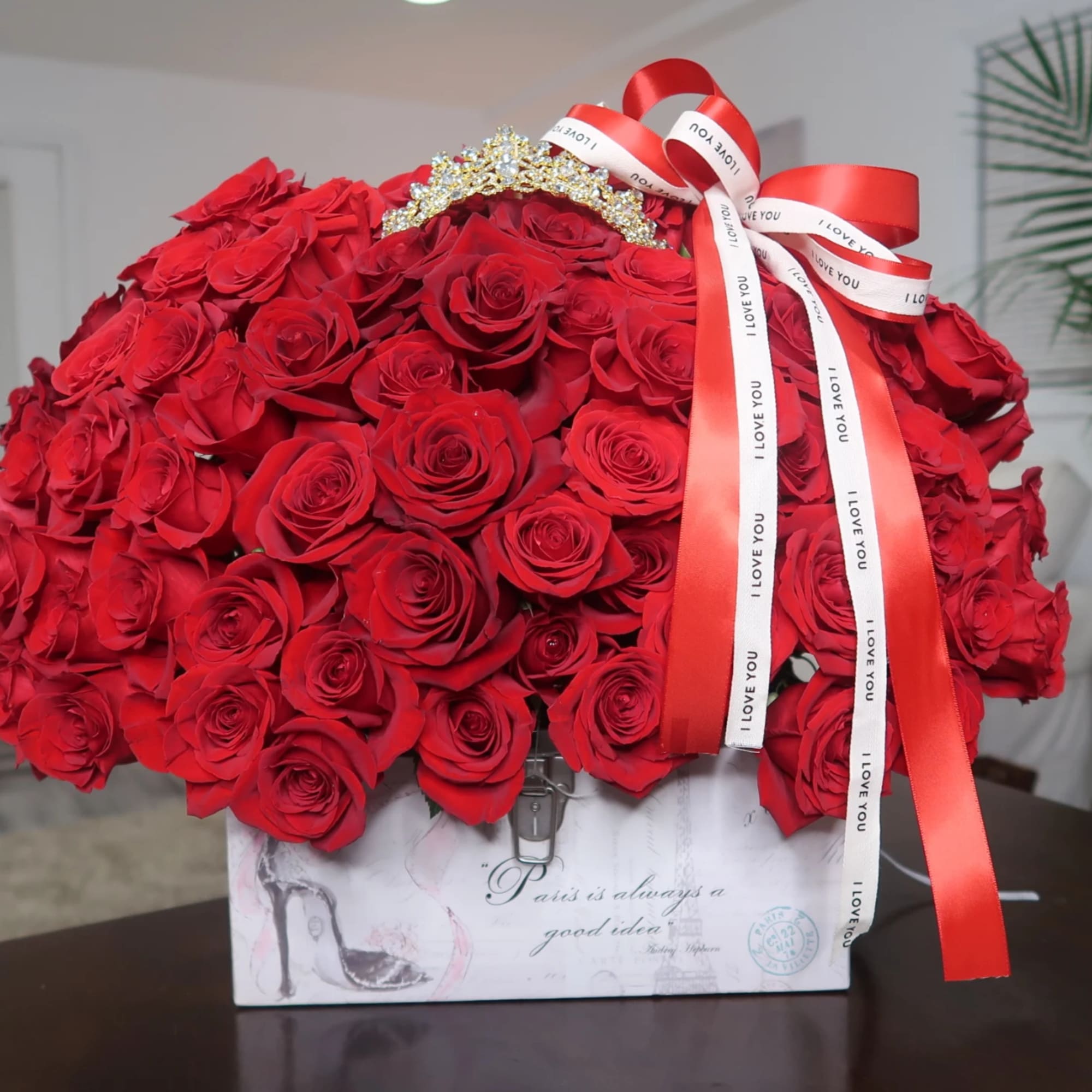 Caja de rosas entre 75 - 85 rosas