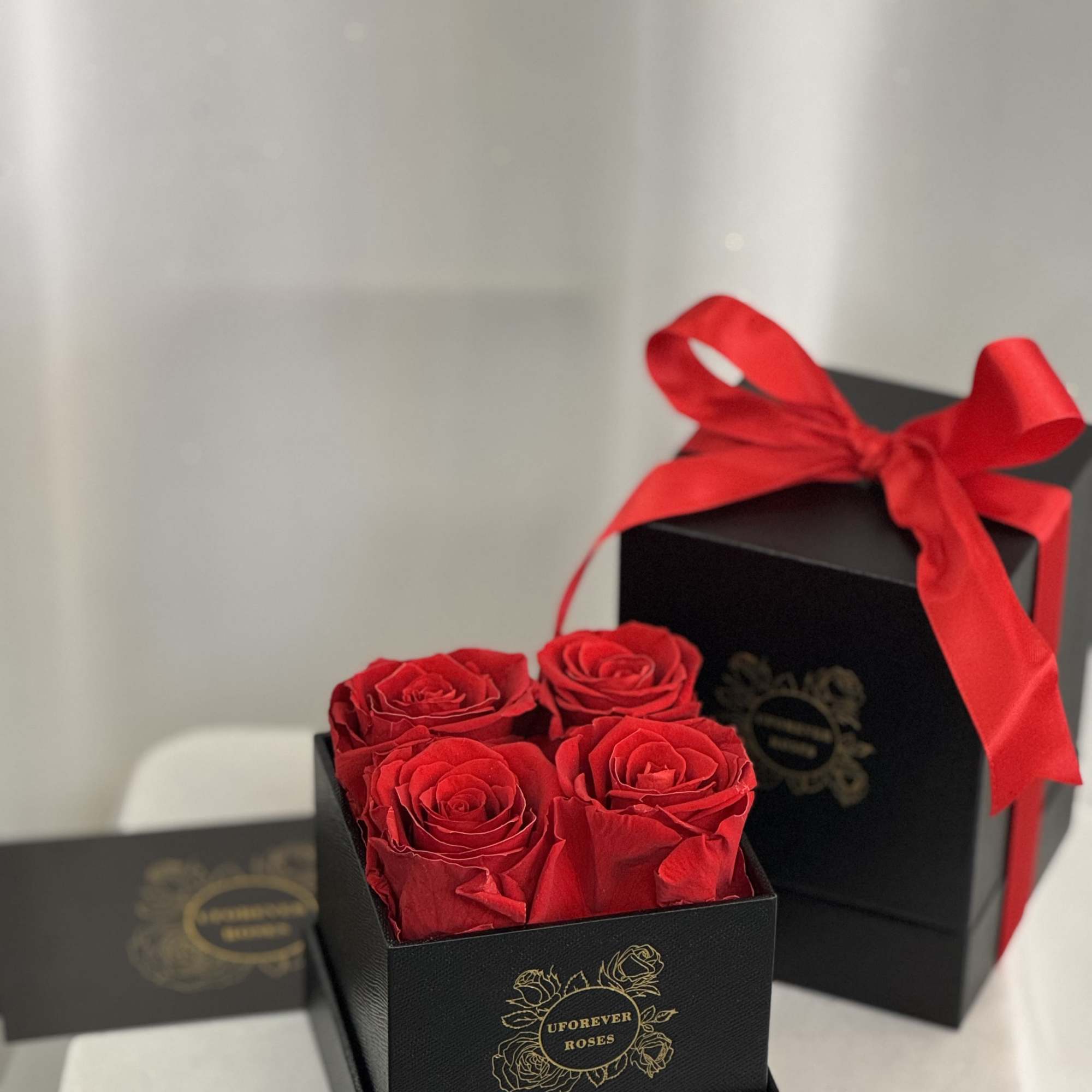 A lasting luxurious gift of roses, that will  impress your special